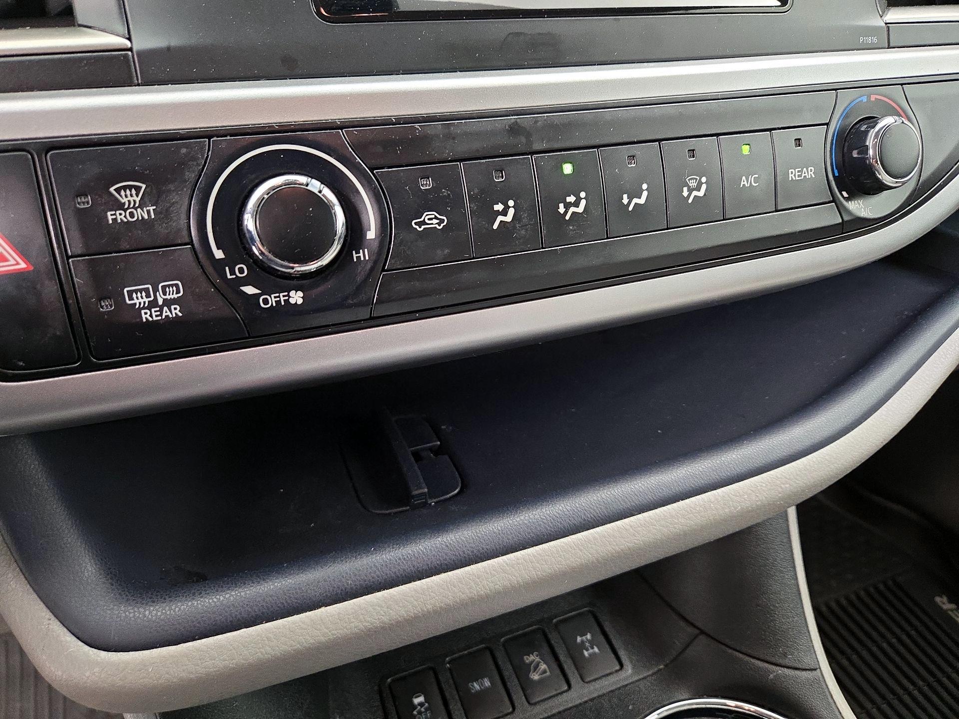 Thumbnail: 2019 Toyota Highlander - 16