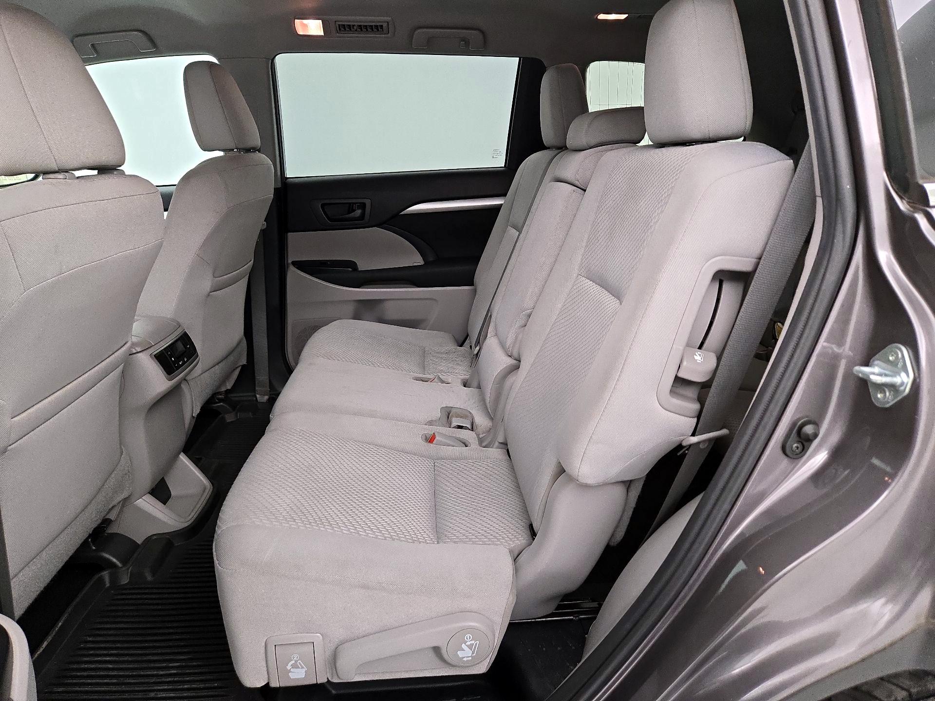 Thumbnail: 2019 Toyota Highlander - 19