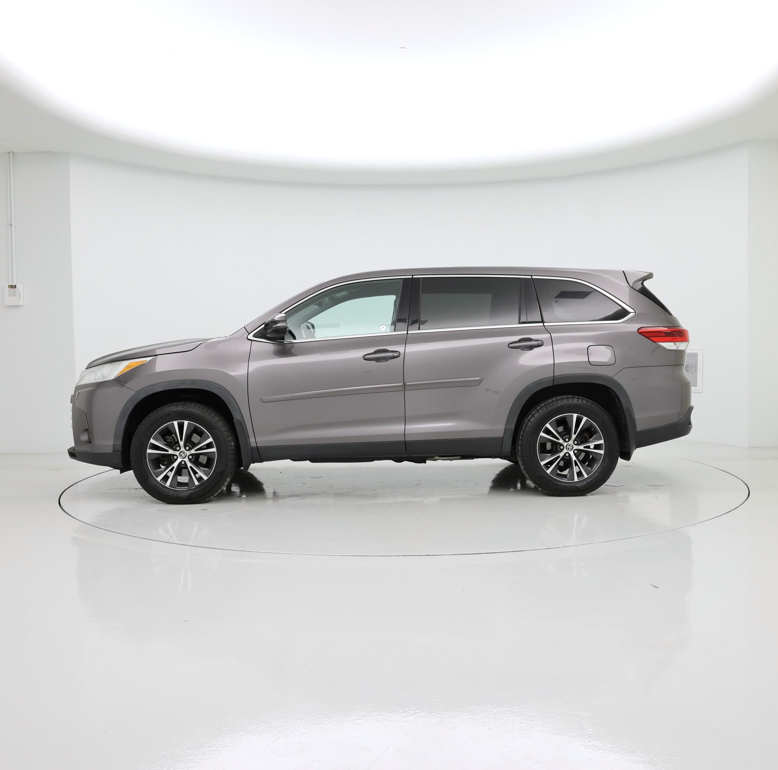Thumbnail: 2019 Toyota Highlander - 3
