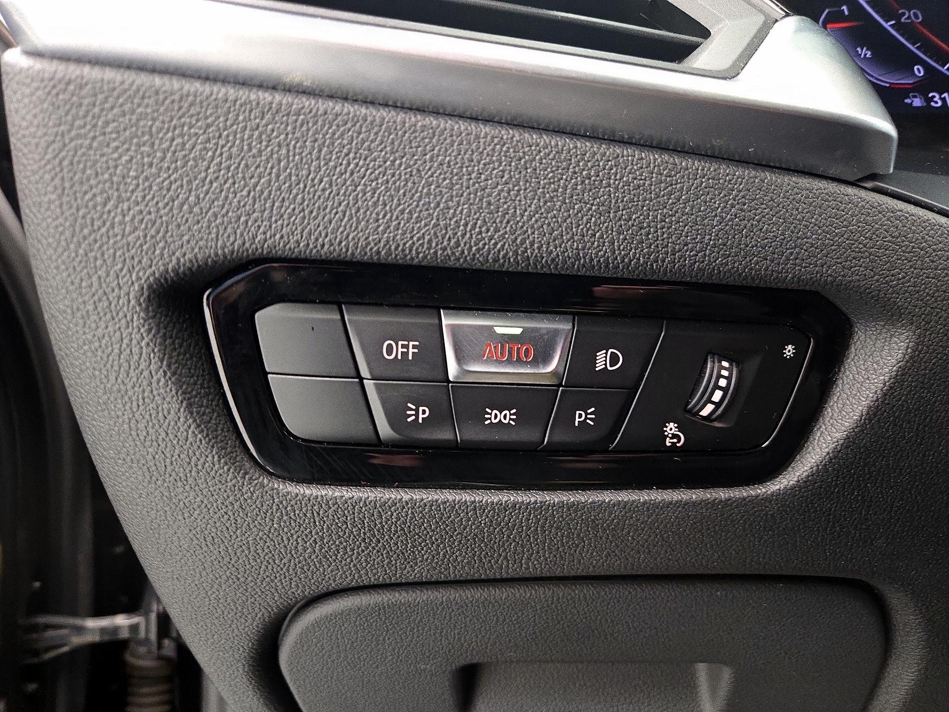 Thumbnail: 2020 BMW 3 Series - 13