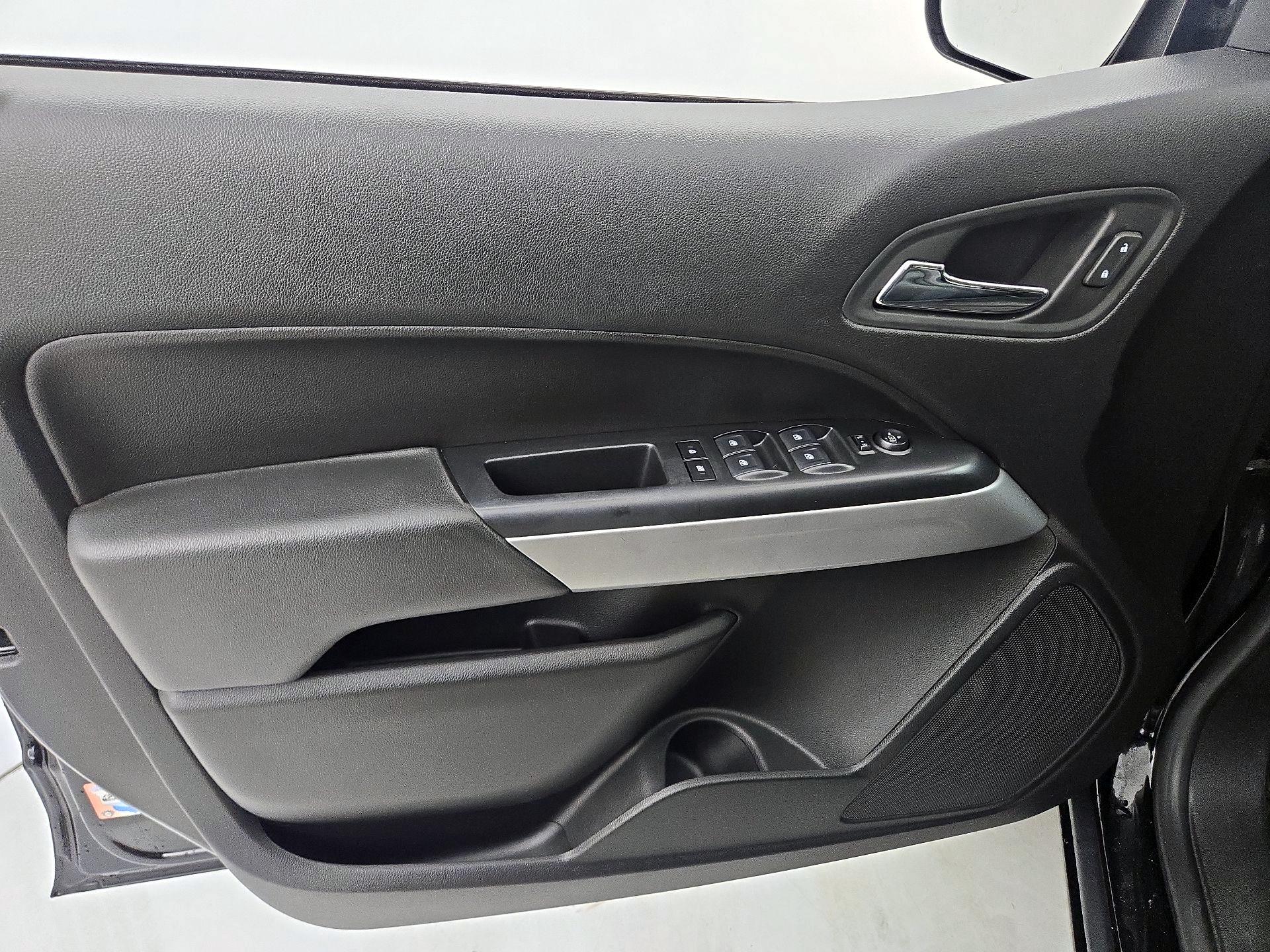 Thumbnail: 2018 Chevrolet Colorado - 12