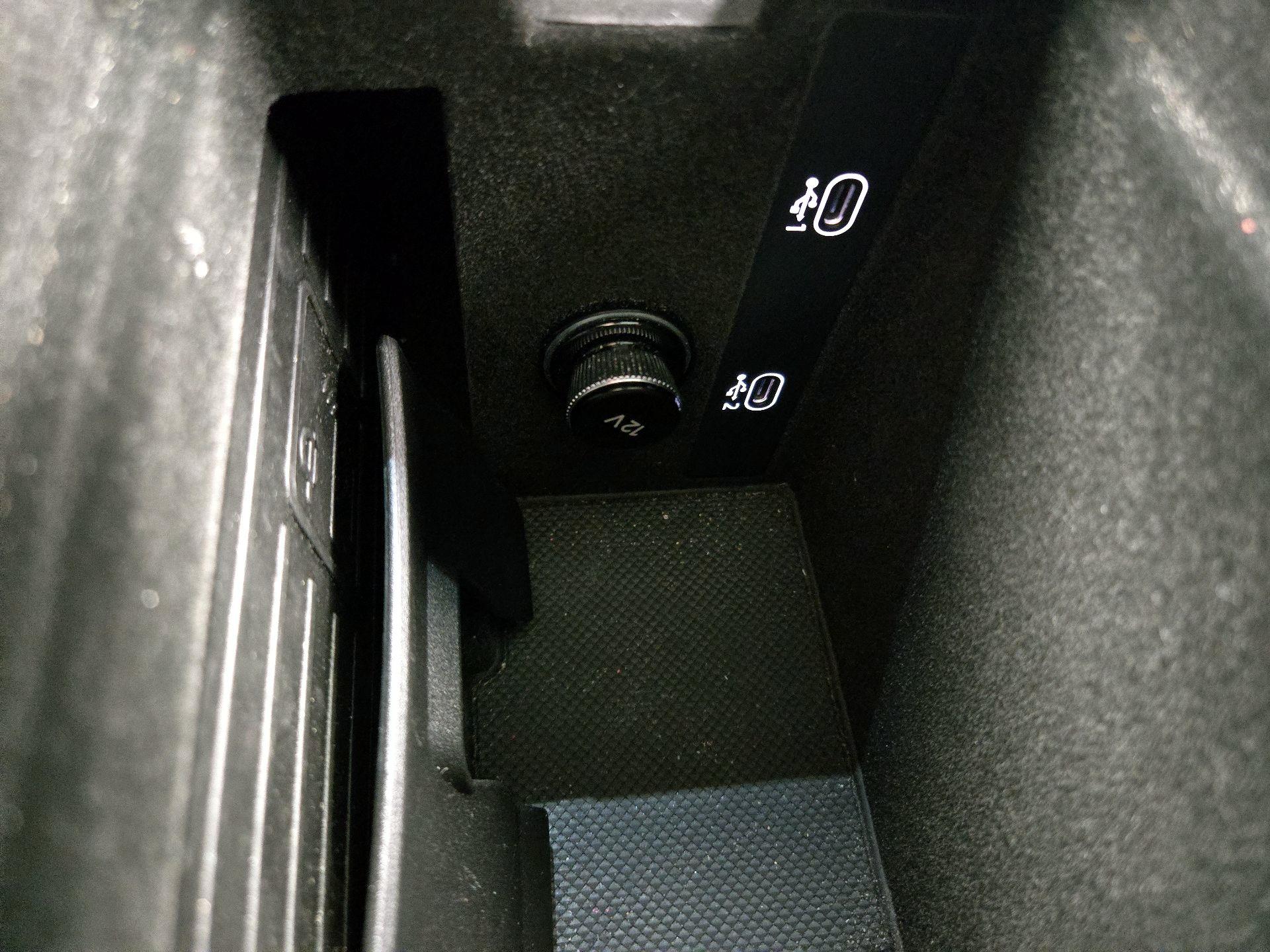 Thumbnail: 2022 Audi e-tron GT - 19