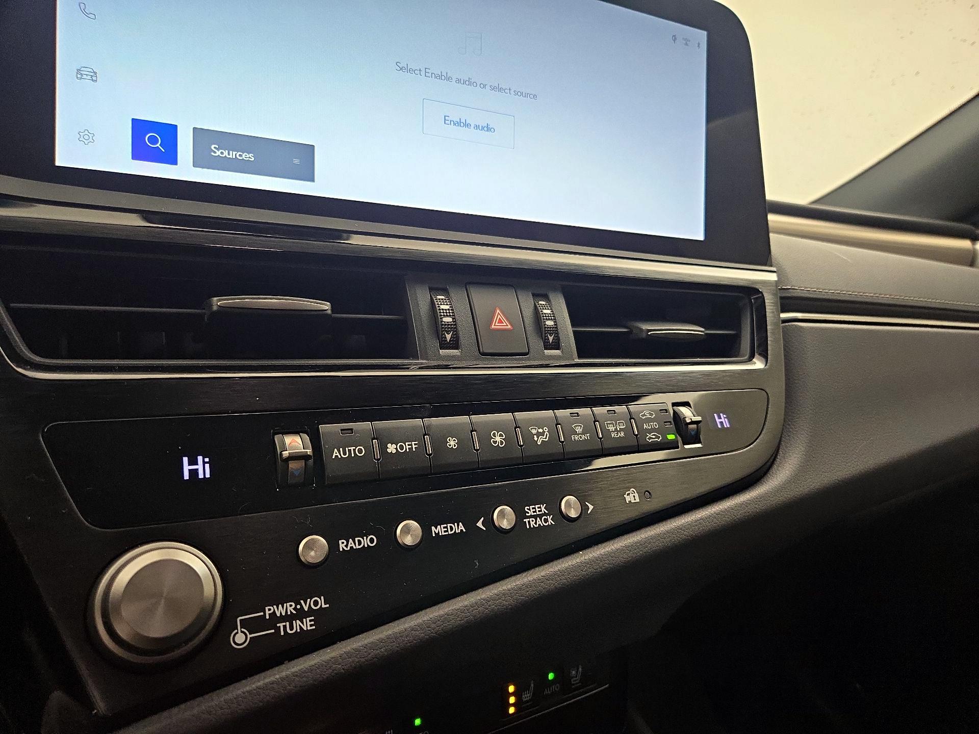 Thumbnail: 2023 Lexus ES - 16