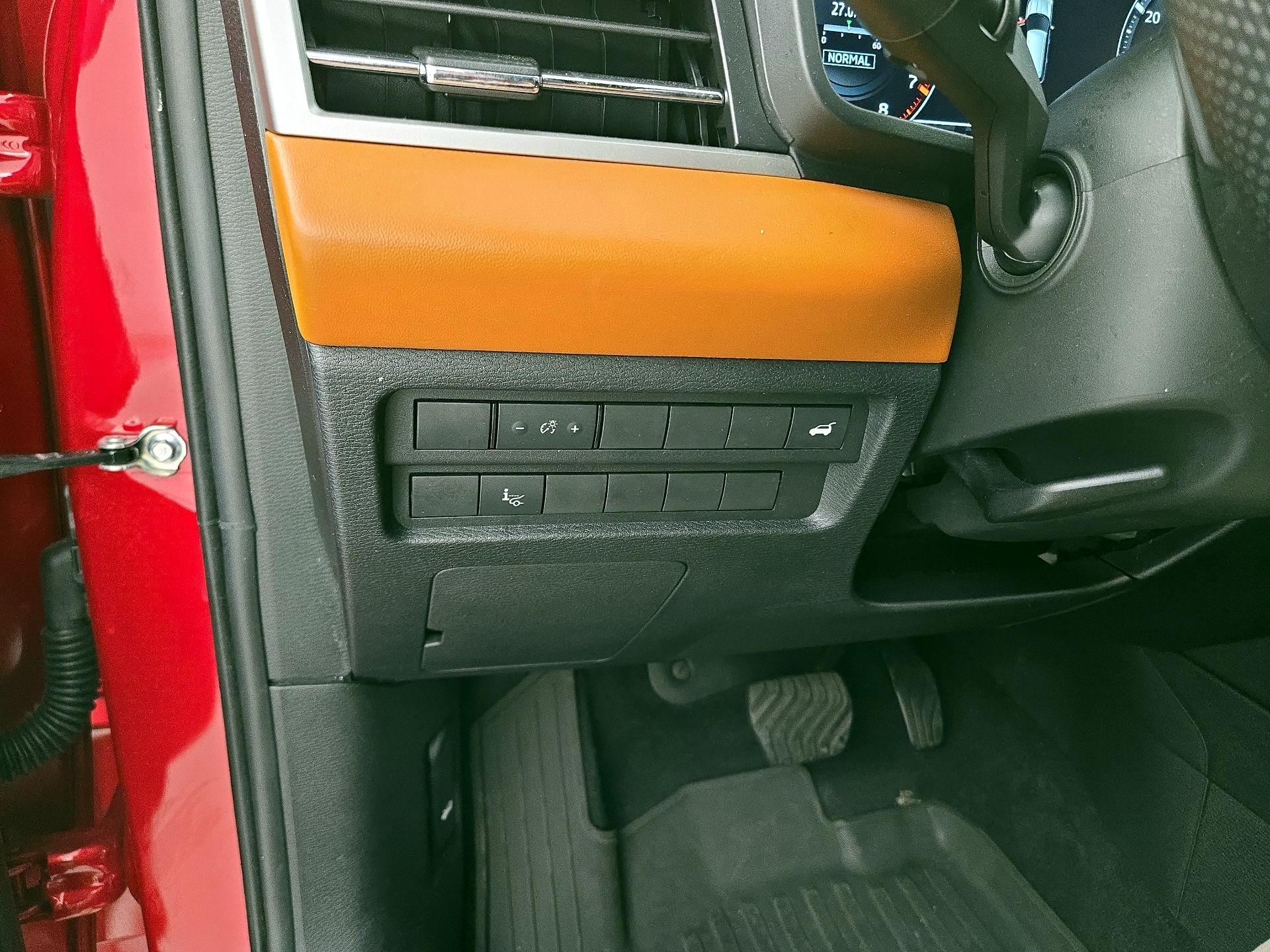 Thumbnail: 2024 Mitsubishi Outlander - 13