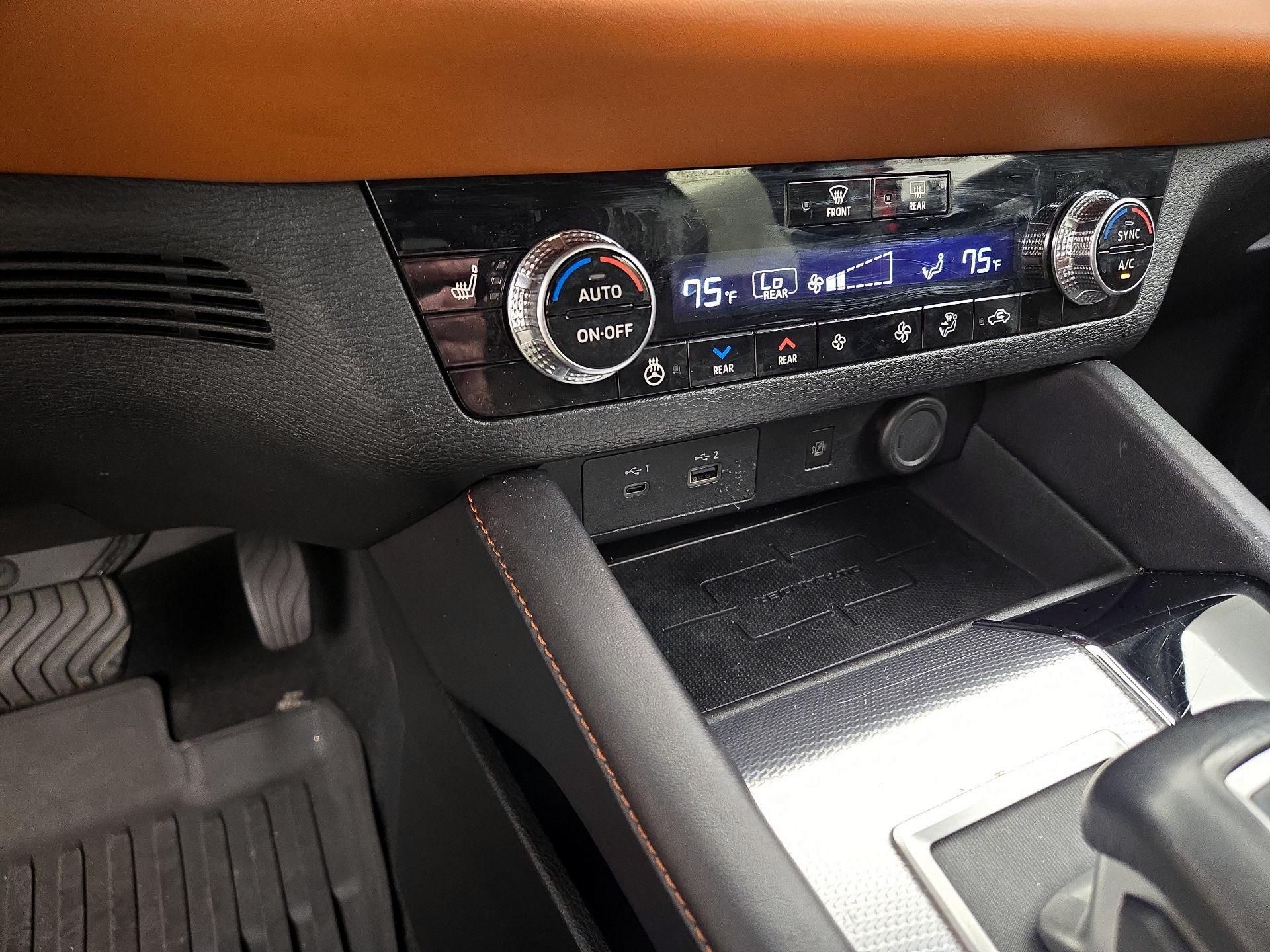 Thumbnail: 2024 Mitsubishi Outlander - 19