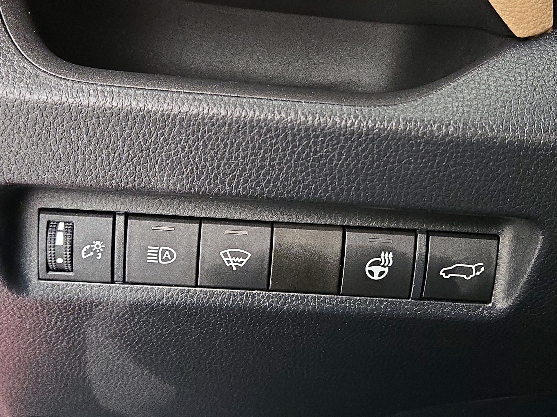 Thumbnail: 2022 Toyota RAV4 - 13