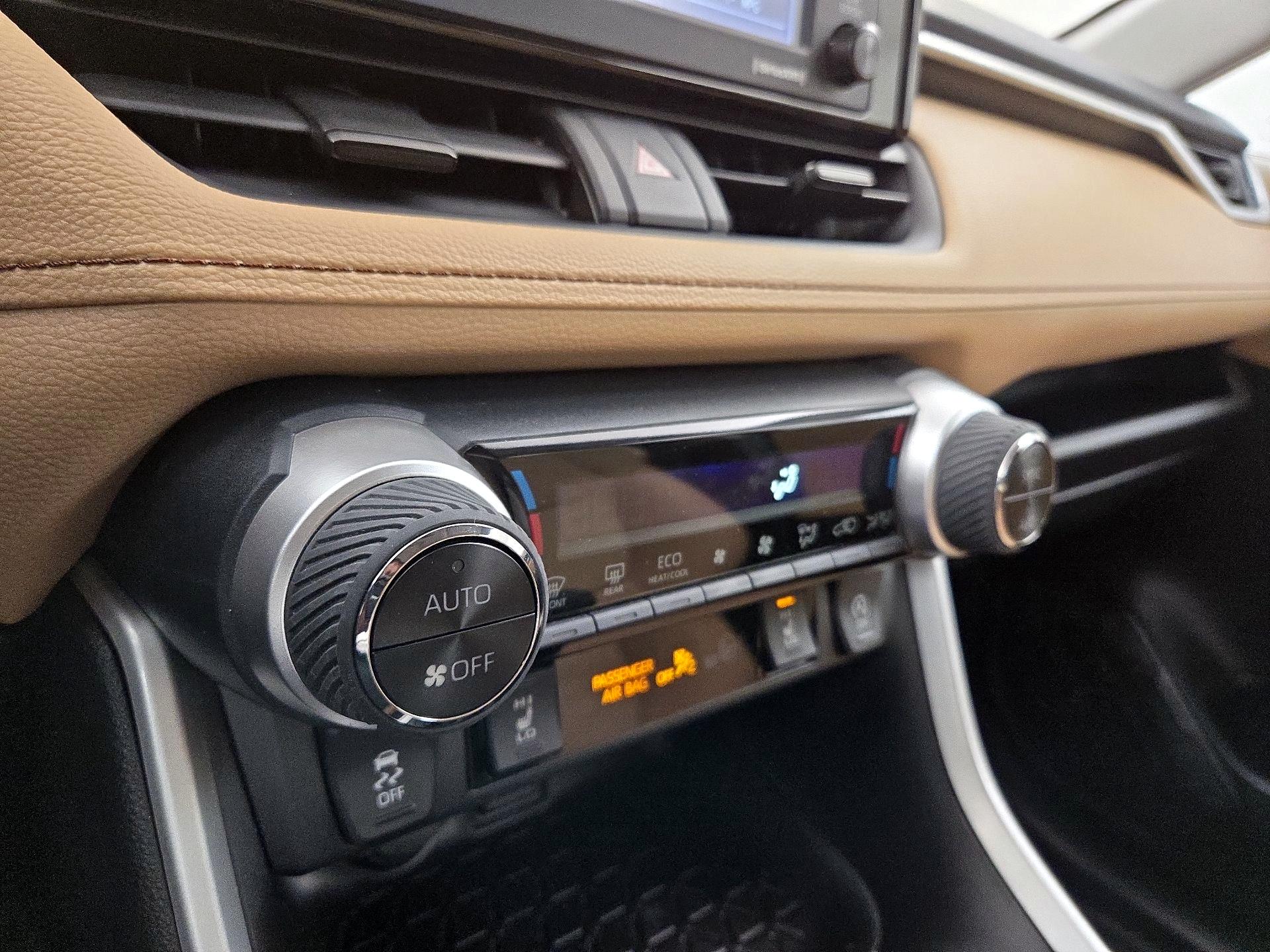 Thumbnail: 2022 Toyota RAV4 - 16