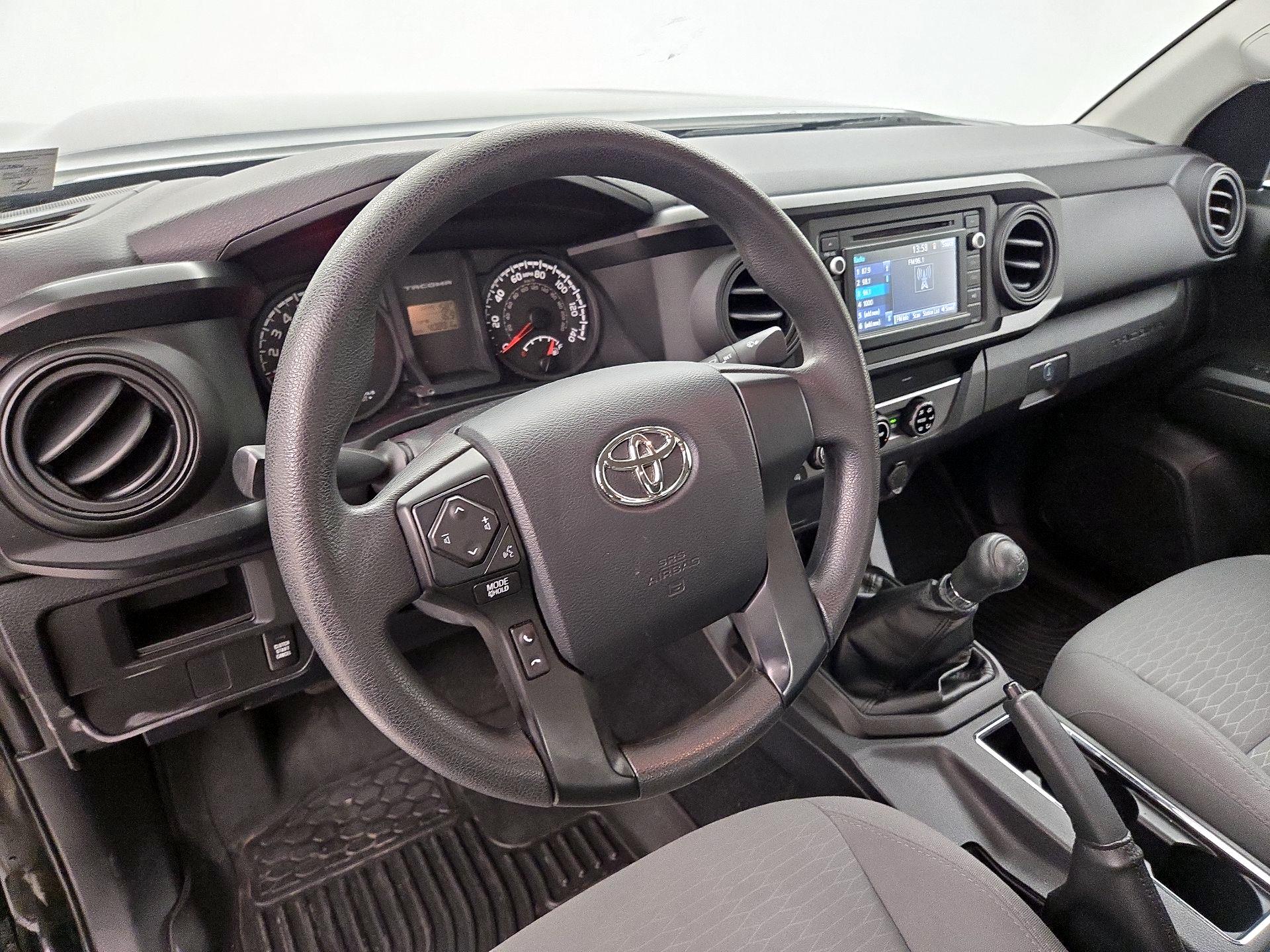 Thumbnail: 2017 Toyota Tacoma - 10