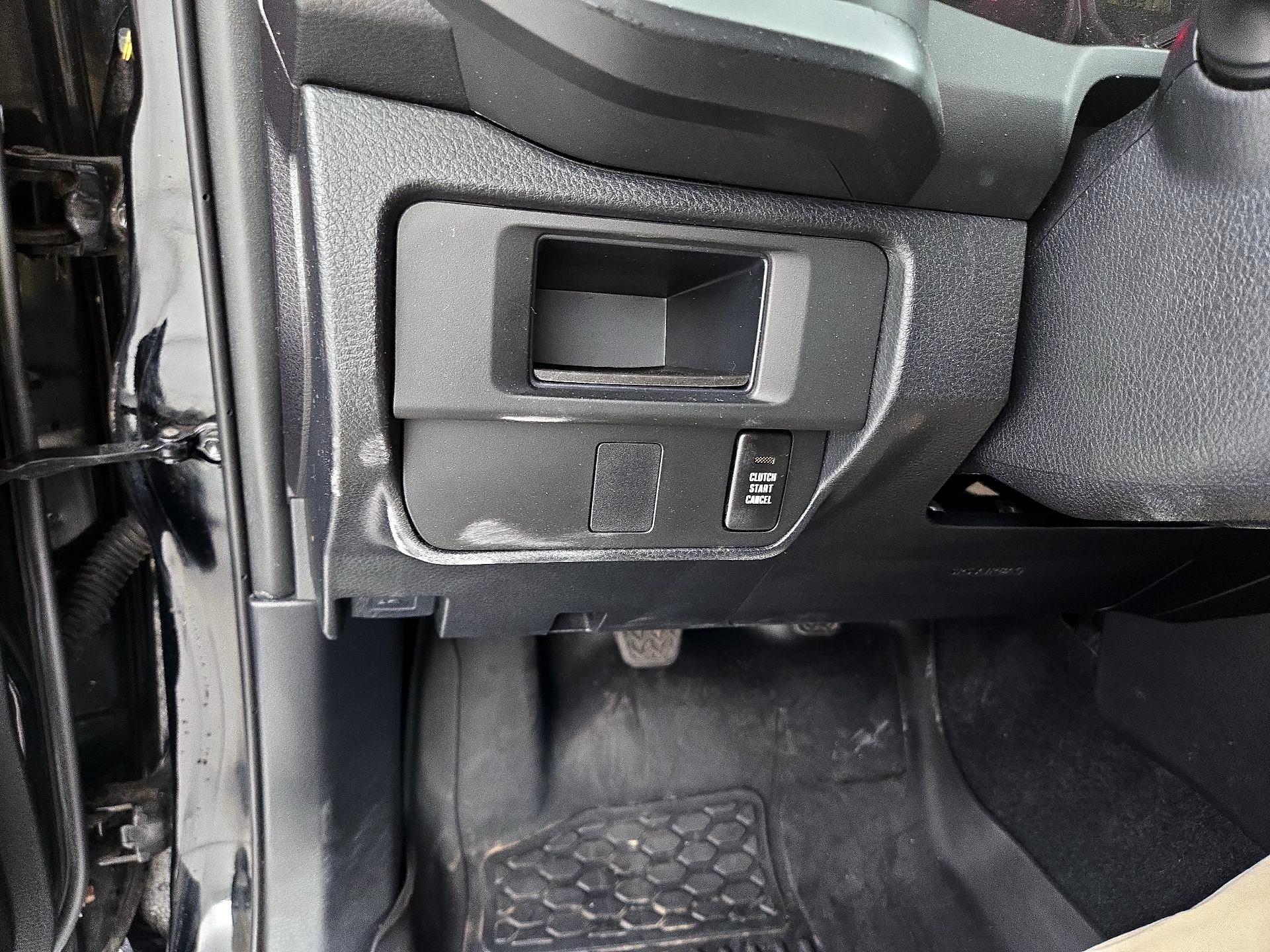 Thumbnail: 2017 Toyota Tacoma - 13