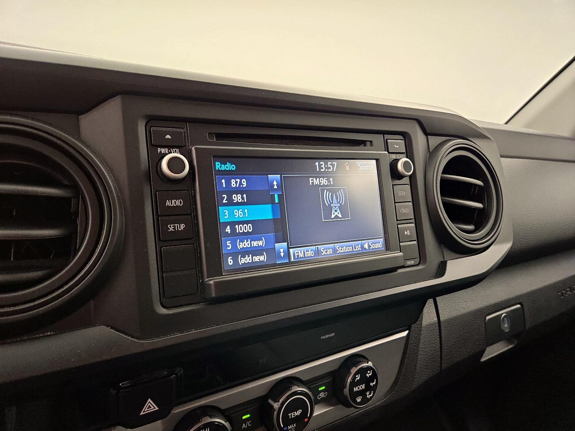 Thumbnail: 2017 Toyota Tacoma - 15