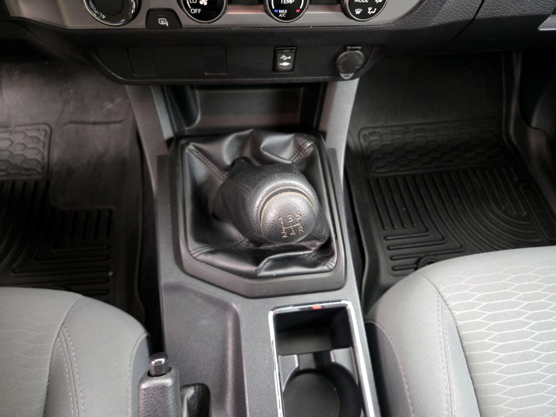 Thumbnail: 2017 Toyota Tacoma - 17