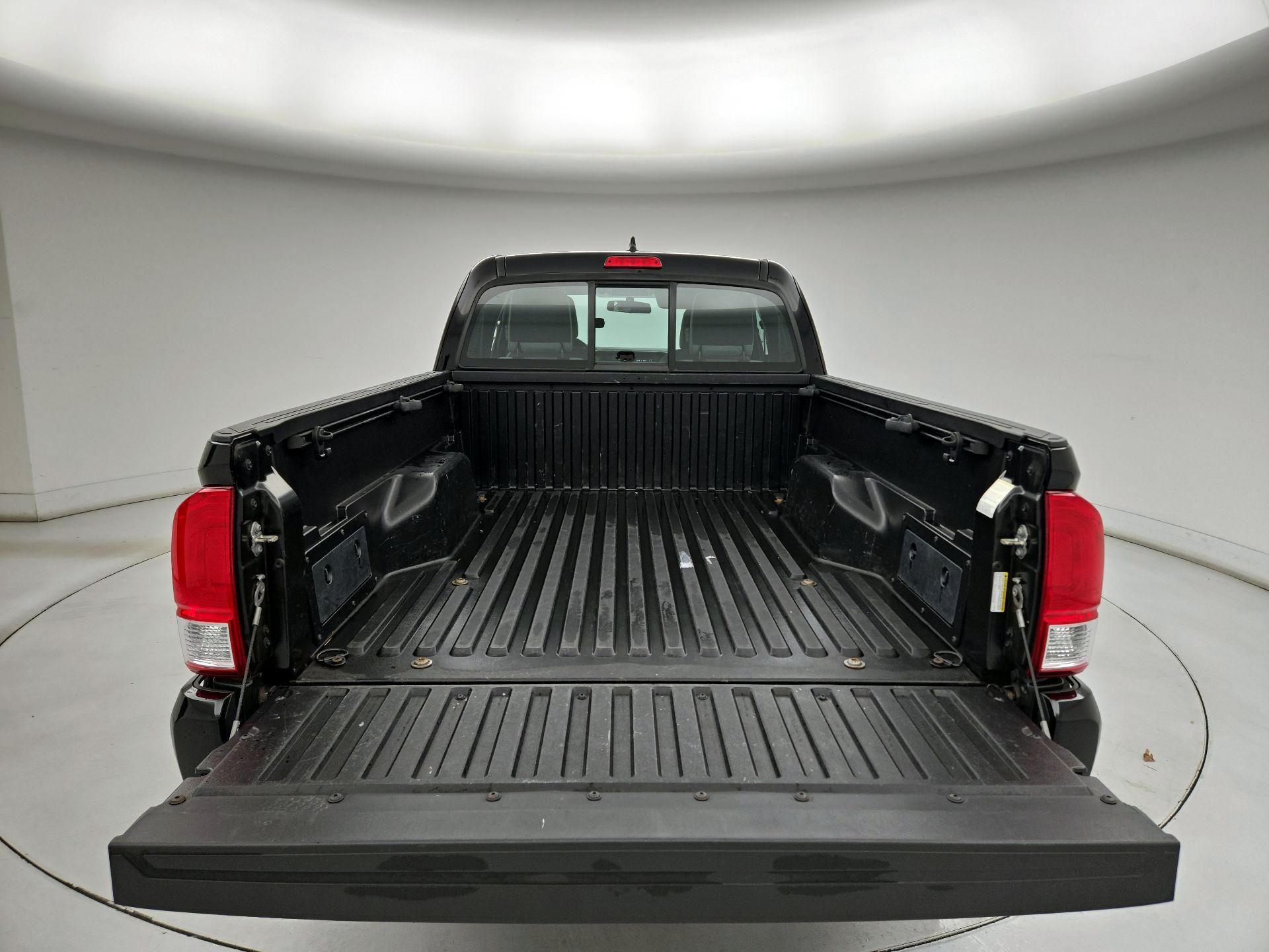 Thumbnail: 2017 Toyota Tacoma - 20