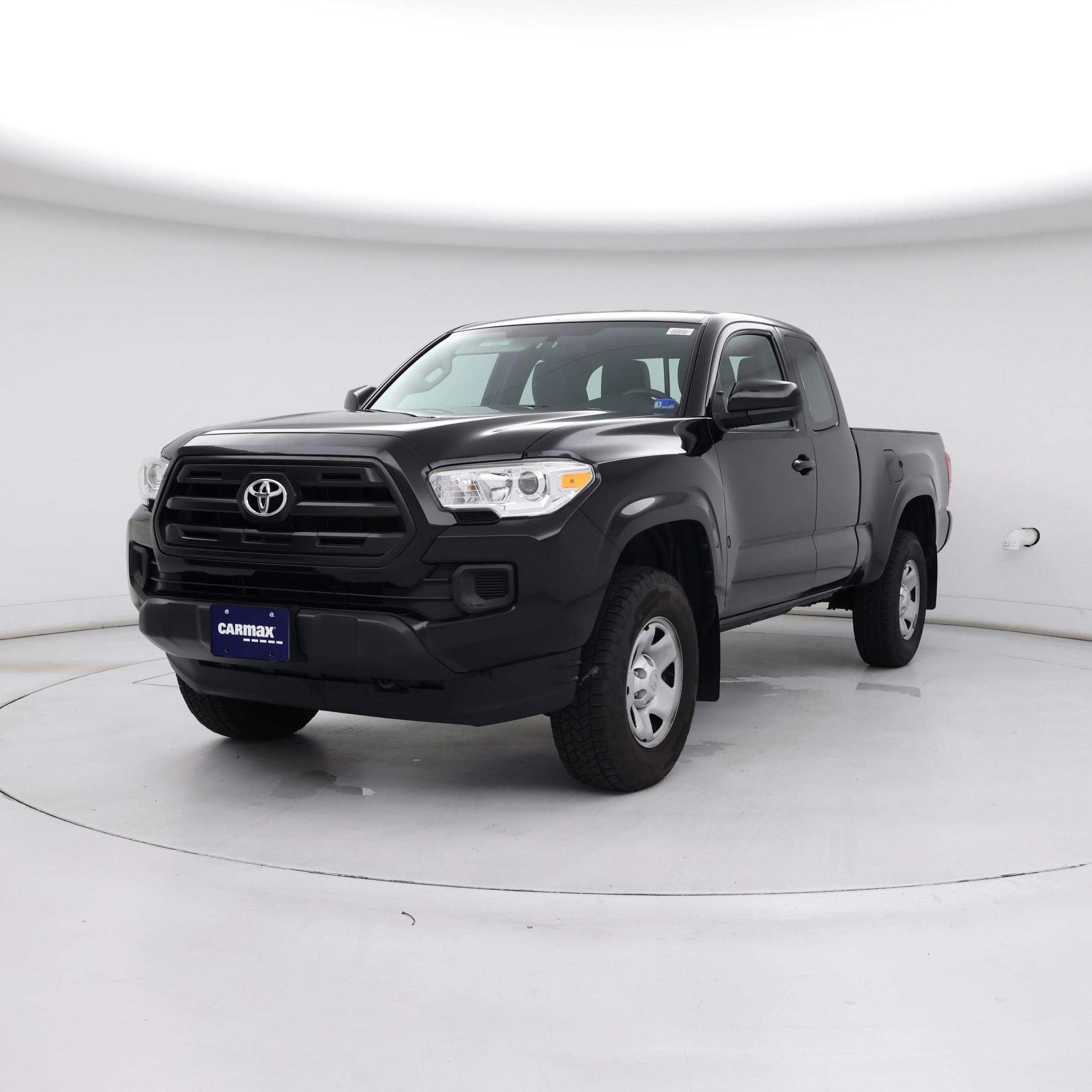 Thumbnail: 2017 Toyota Tacoma - 4