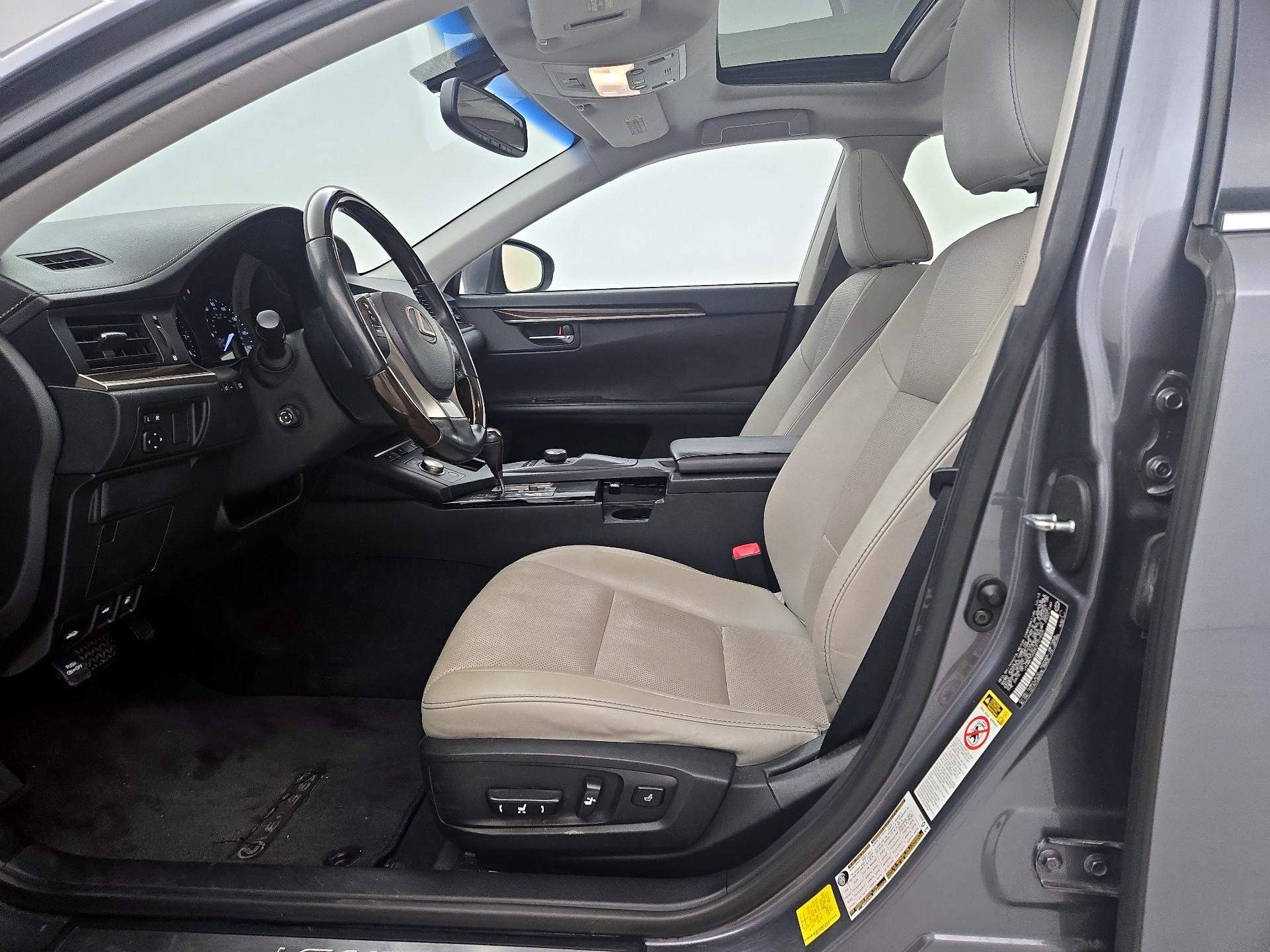 Thumbnail: 2014 Lexus ES - 11