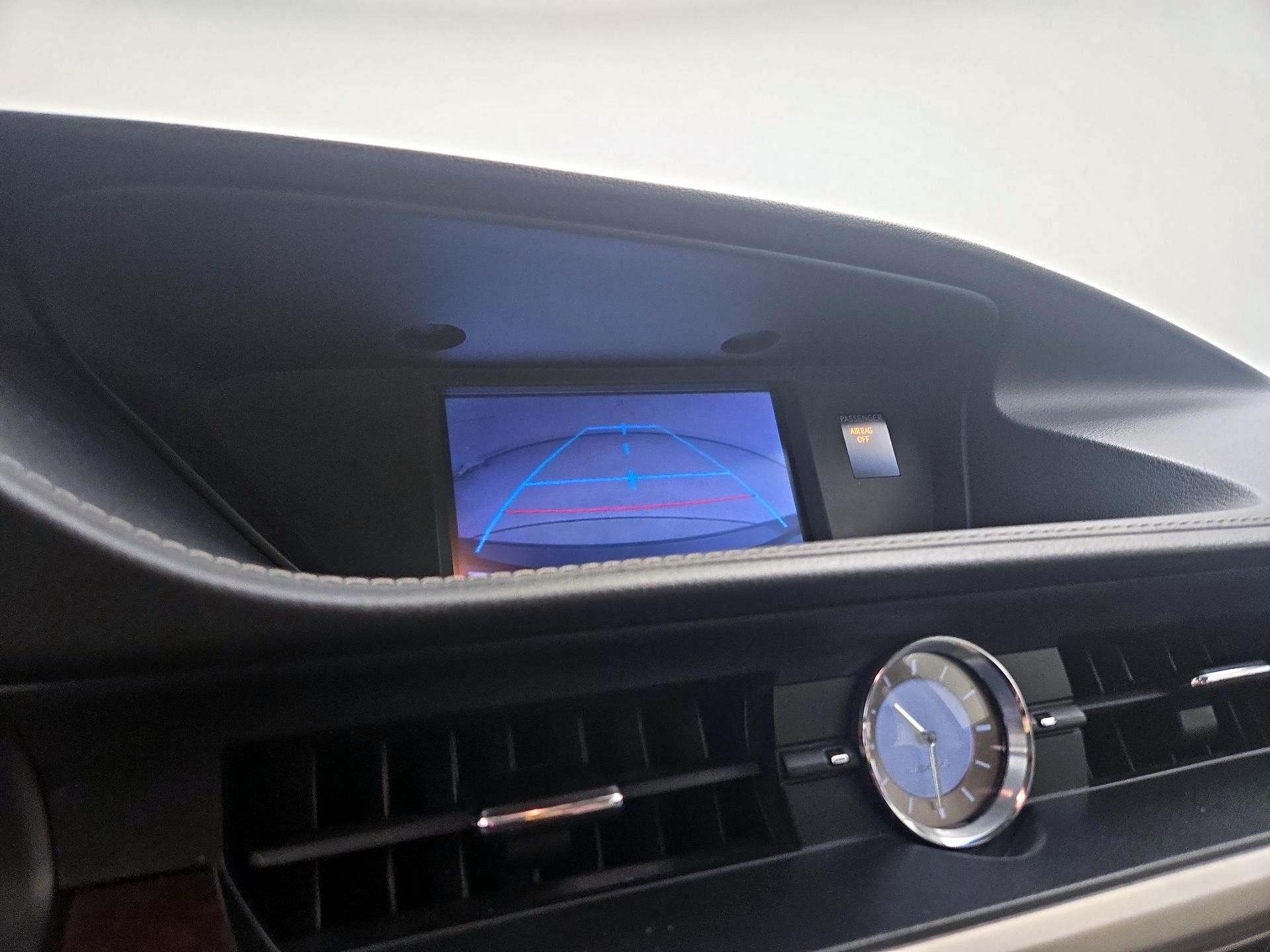 Thumbnail: 2014 Lexus ES - 14