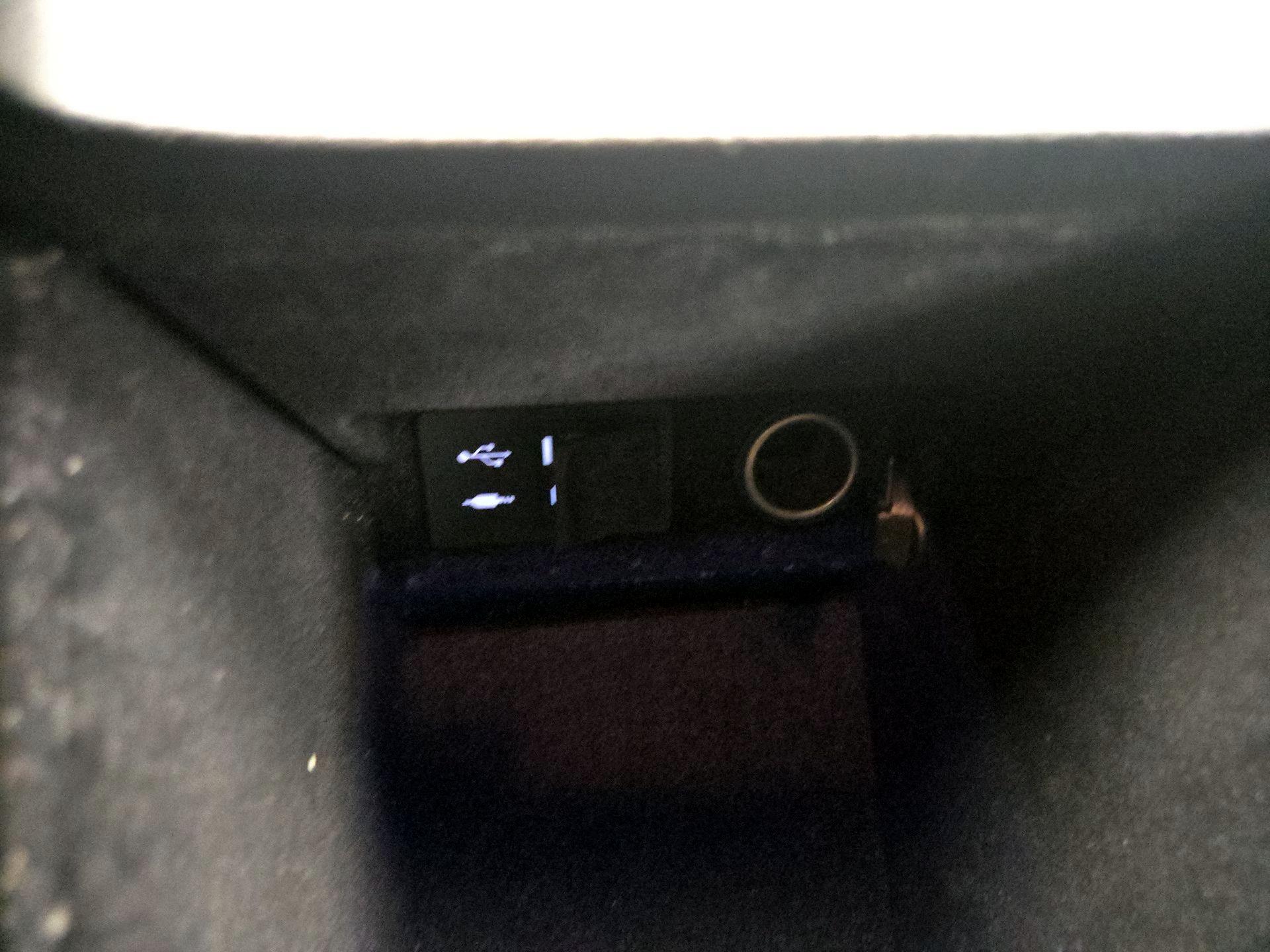 Thumbnail: 2014 Lexus ES - 18