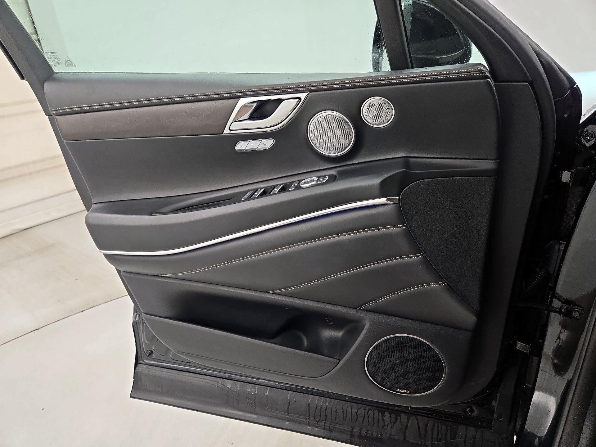 Thumbnail: 2021 Genesis GV80 - 12