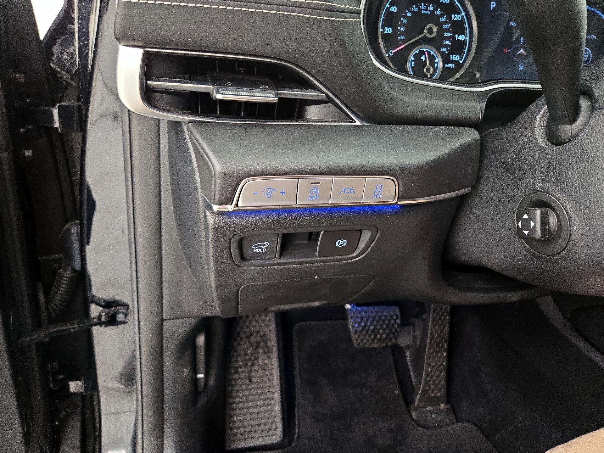 Thumbnail: 2021 Genesis GV80 - 13