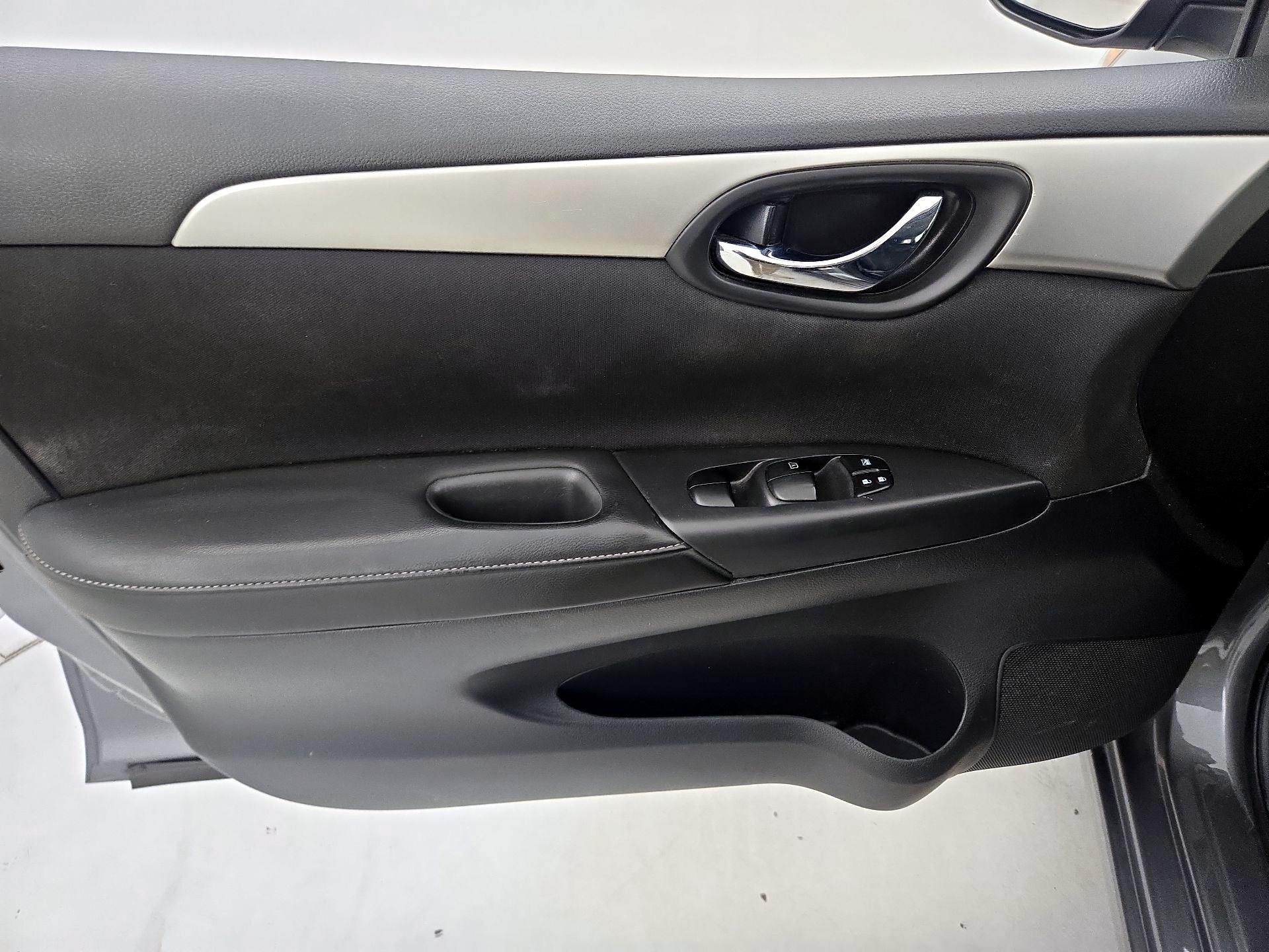 Thumbnail: 2017 Nissan Sentra - 12