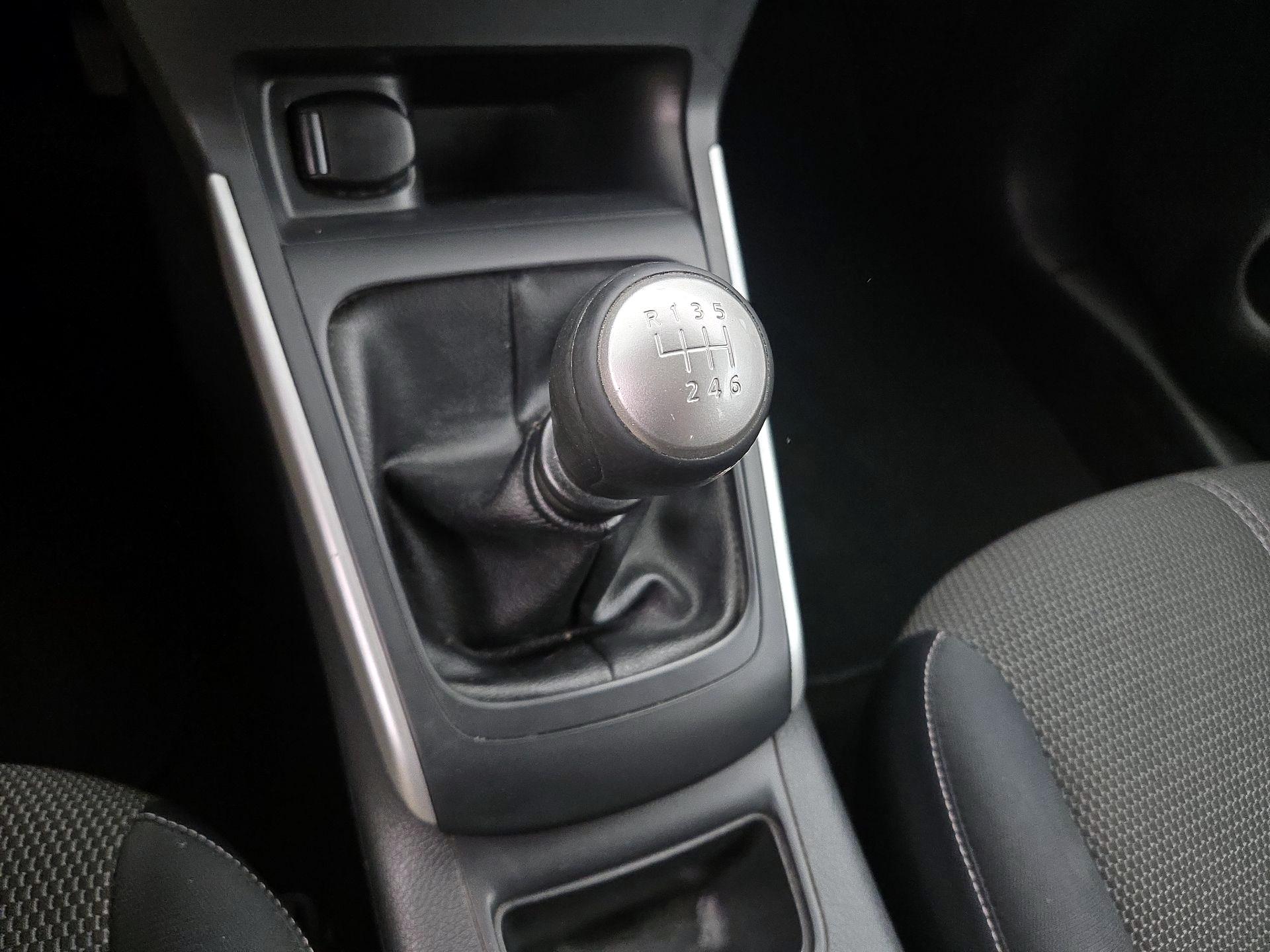 Thumbnail: 2017 Nissan Sentra - 16