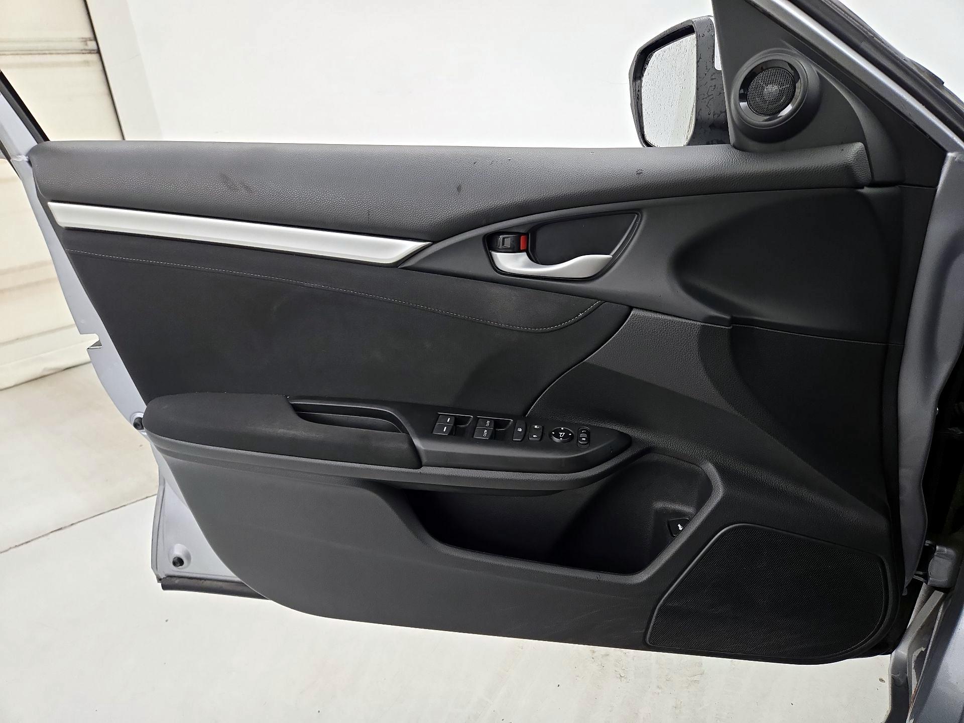 Thumbnail: 2017 Honda Civic - 12