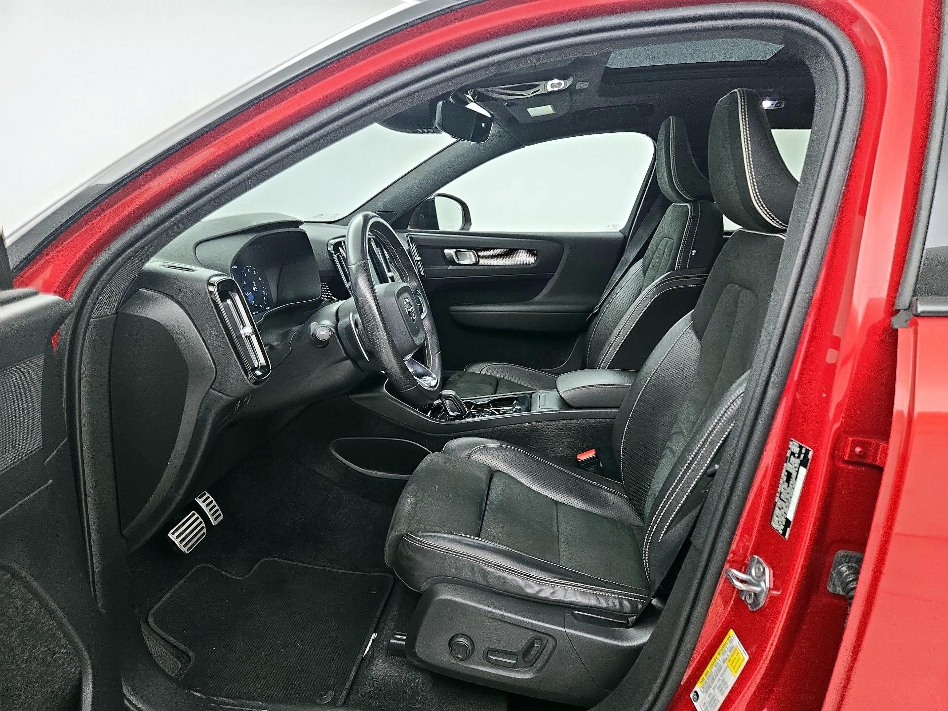 Thumbnail: 2019 Volvo XC40 - 11