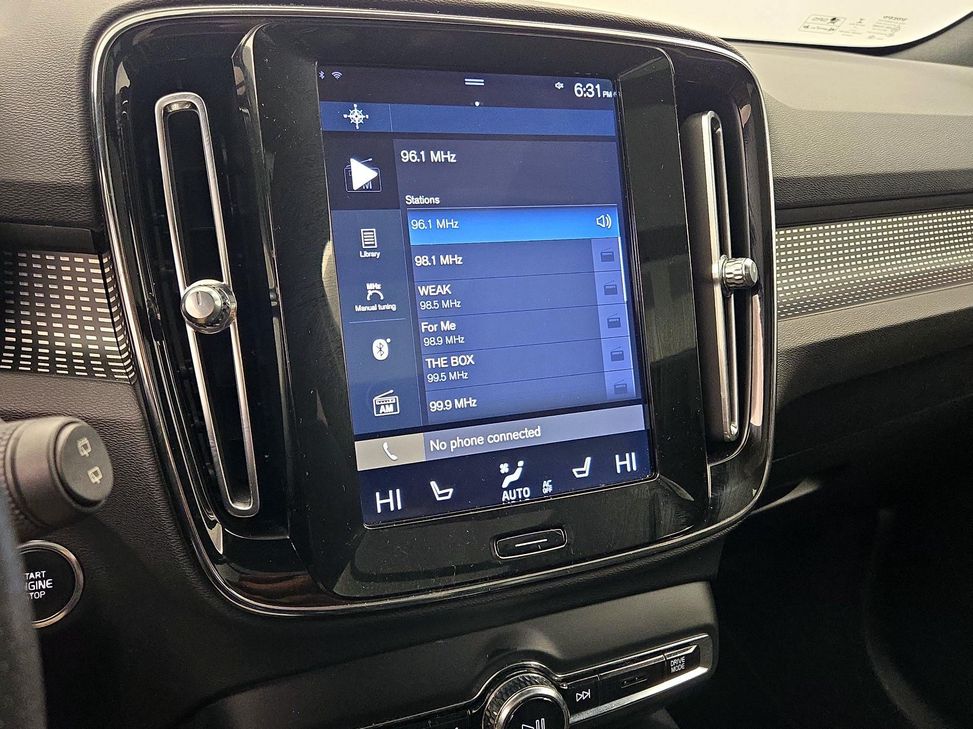 Thumbnail: 2019 Volvo XC40 - 16