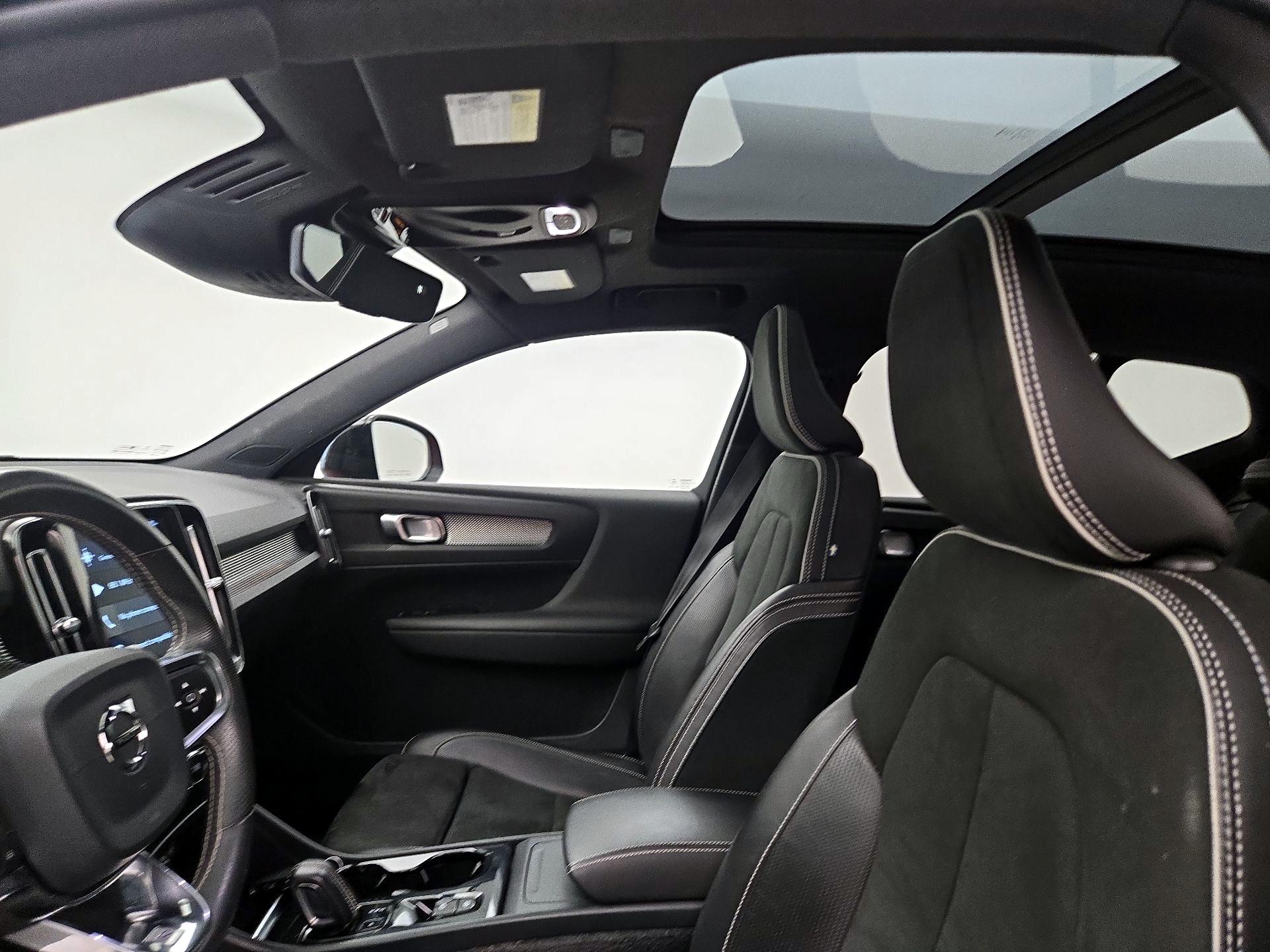 Thumbnail: 2019 Volvo XC40 - 20