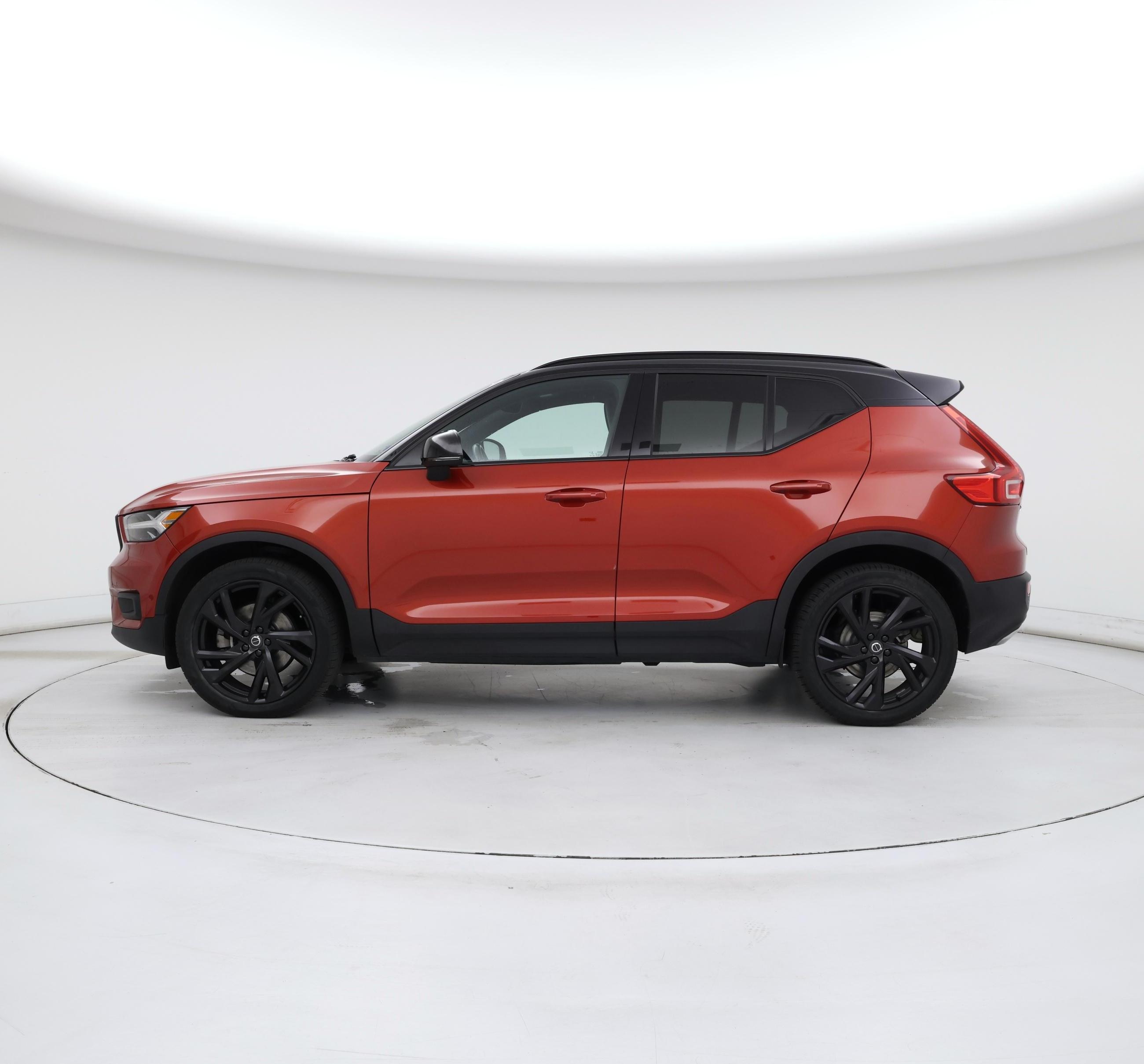 Thumbnail: 2019 Volvo XC40 - 3