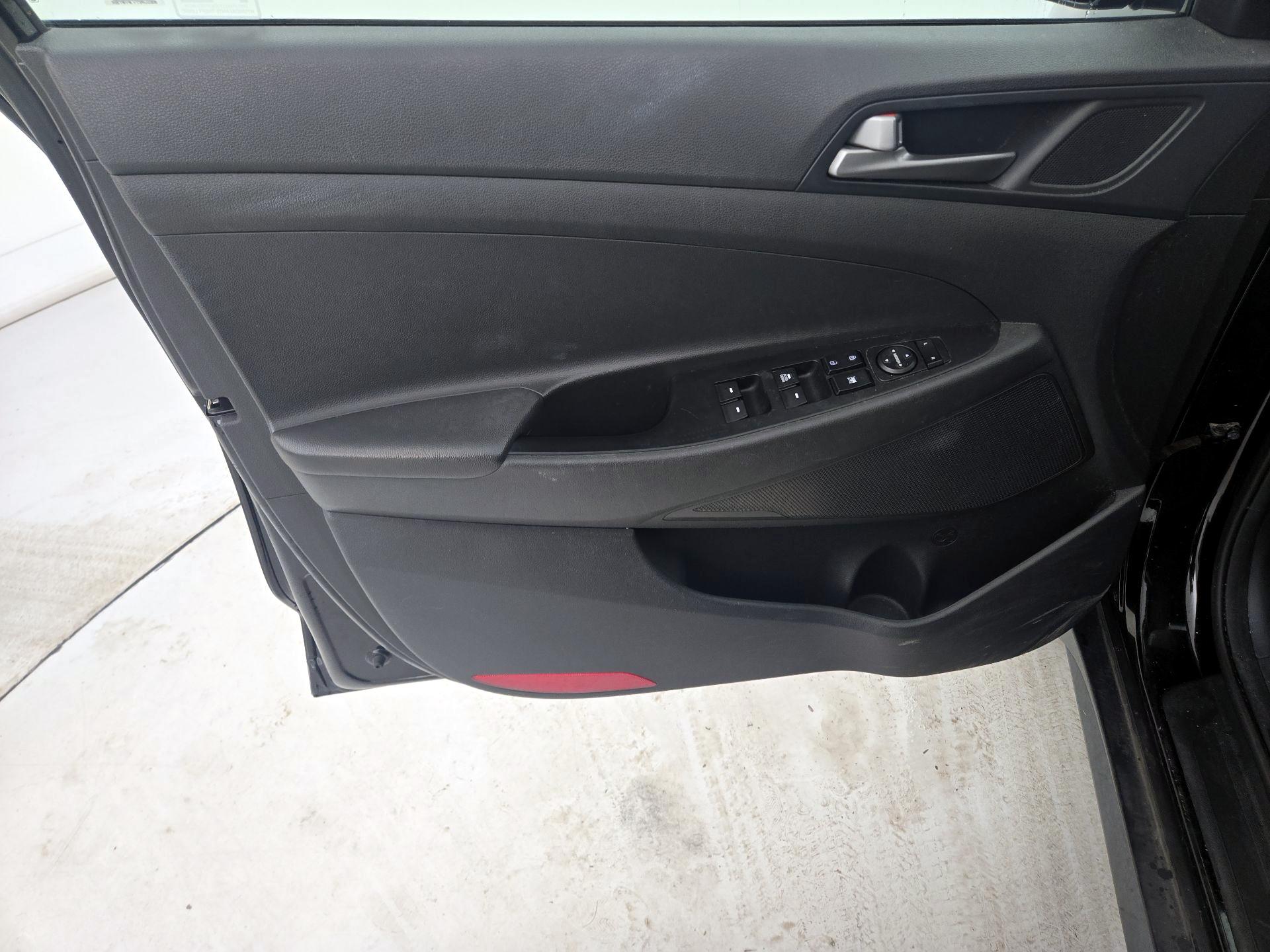 Thumbnail: 2018 Hyundai Tucson - 12