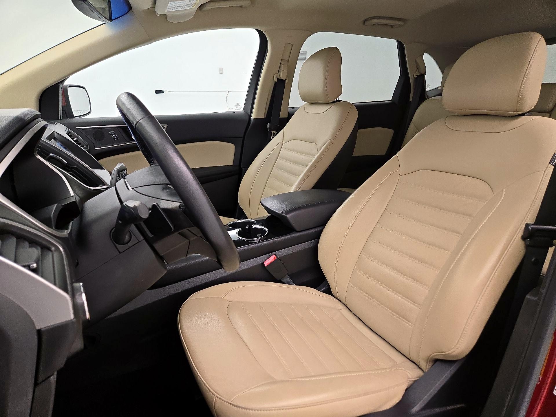 Thumbnail: 2017 Ford Edge - 11