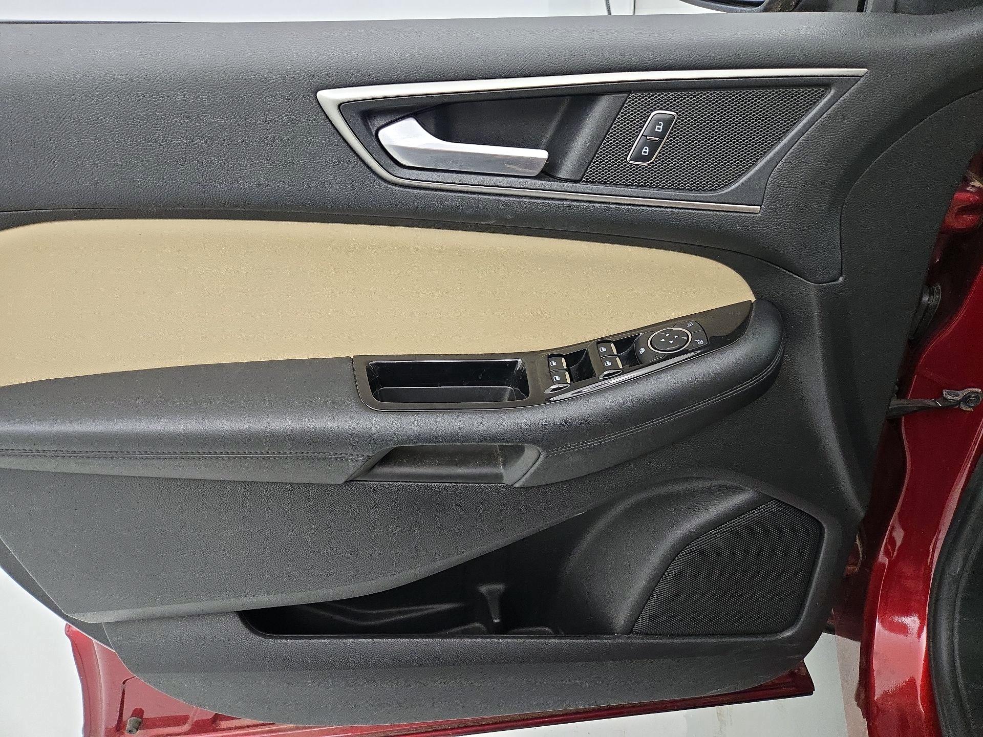 Thumbnail: 2017 Ford Edge - 12