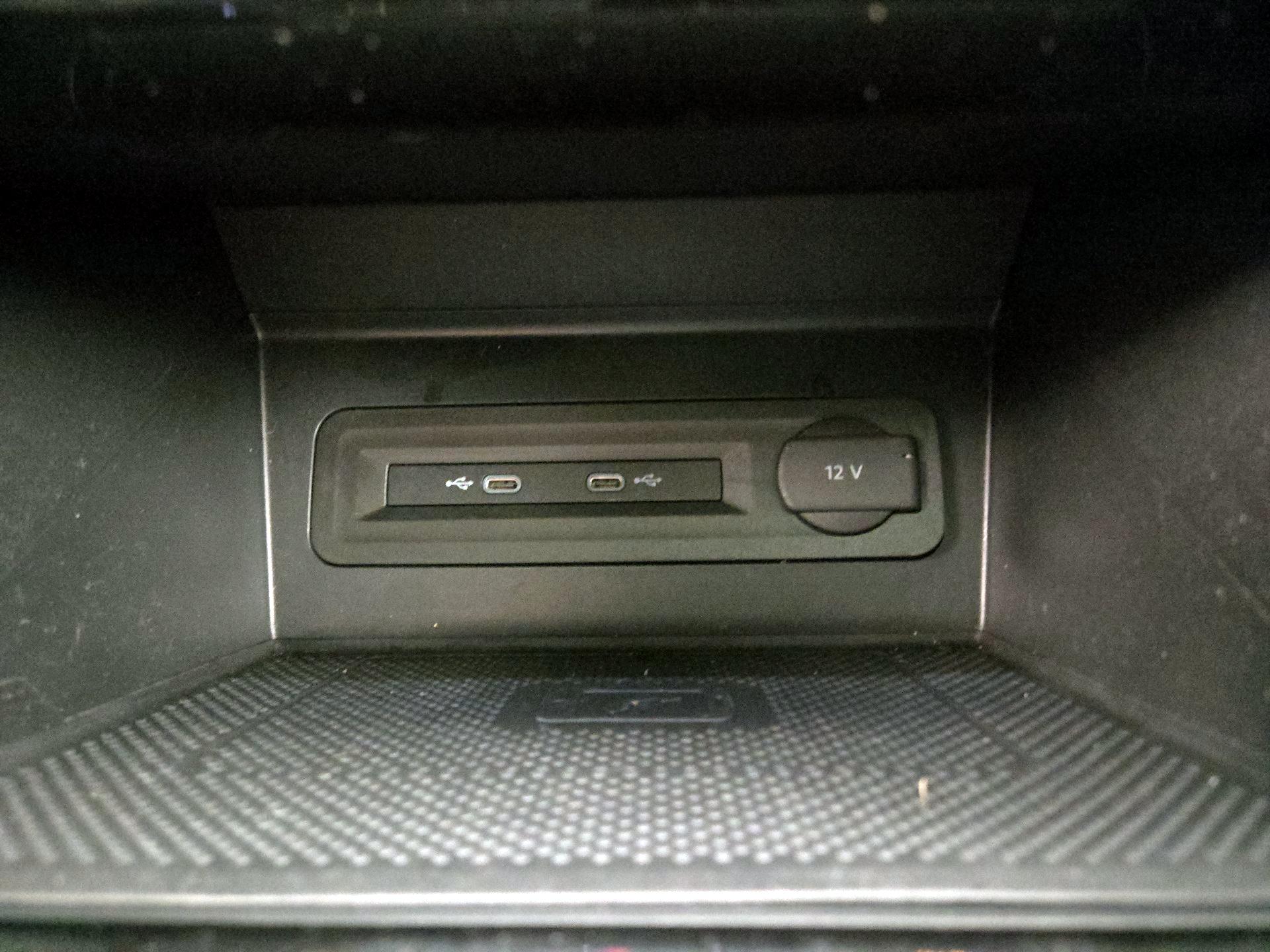 Thumbnail: 2022 Volkswagen Atlas - 18