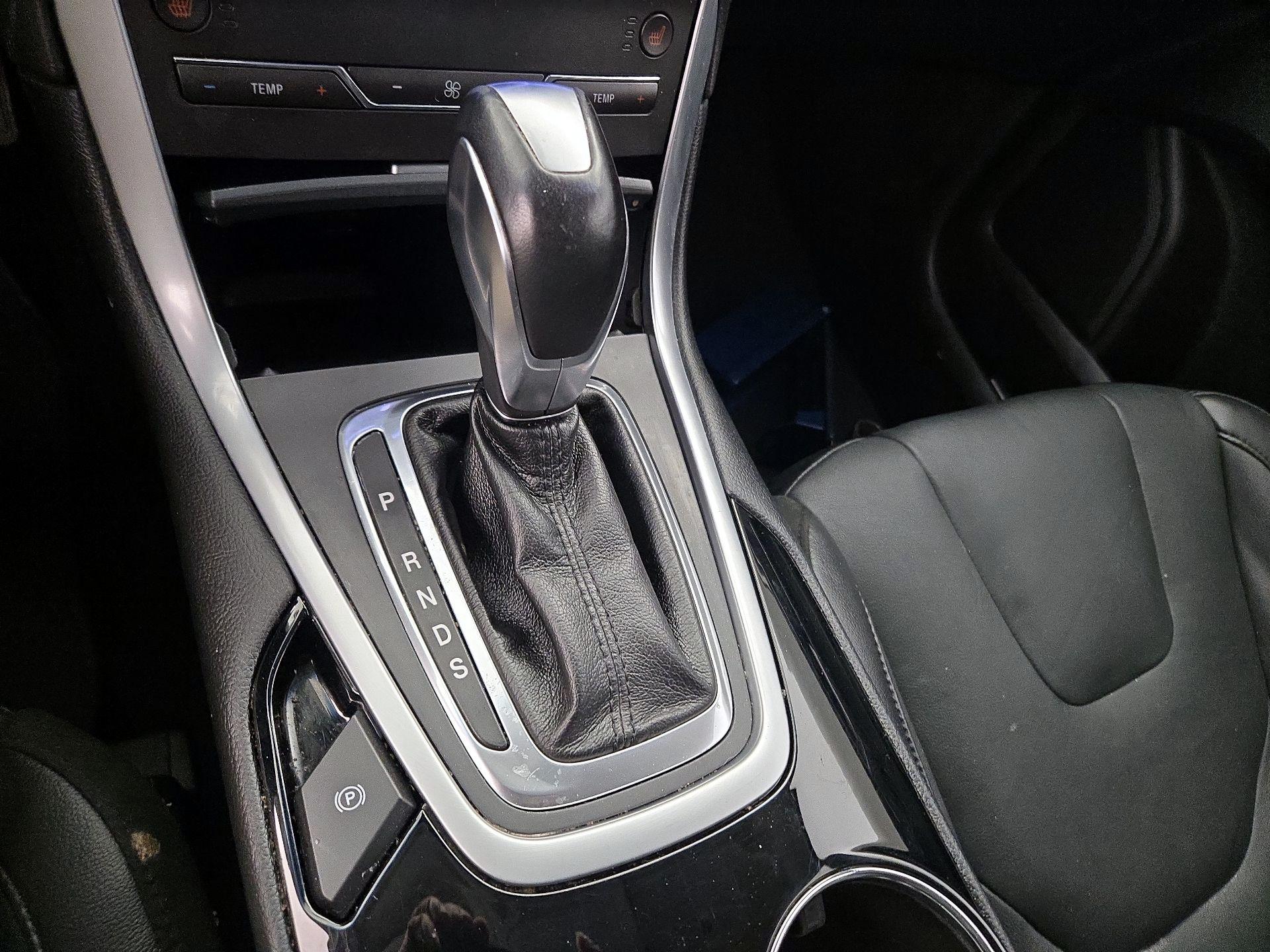 Thumbnail: 2018 Ford Edge - 18