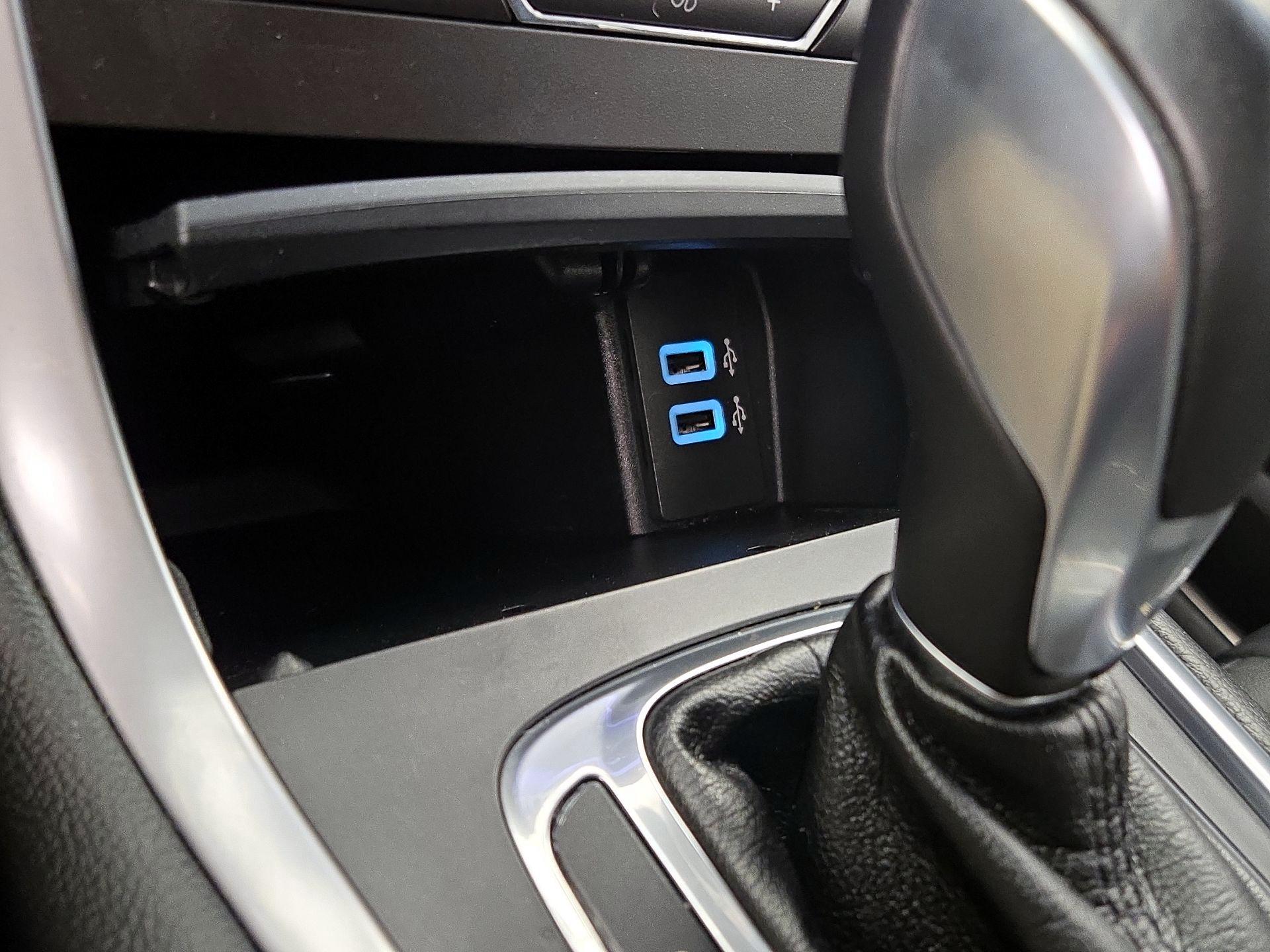 Thumbnail: 2018 Ford Edge - 19