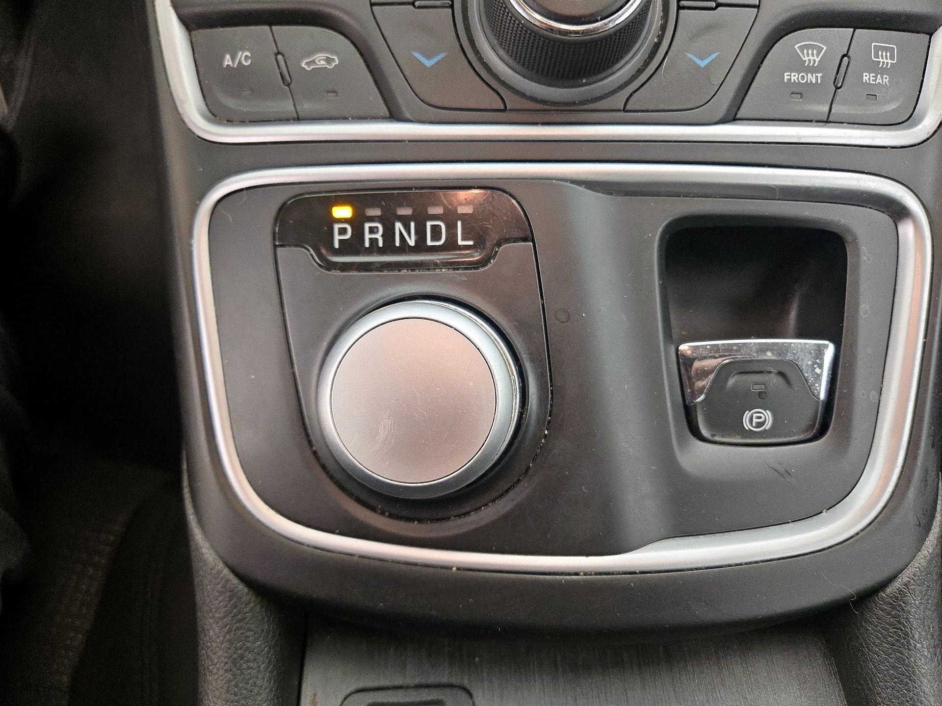 Thumbnail: 2015 Chrysler 200 - 18