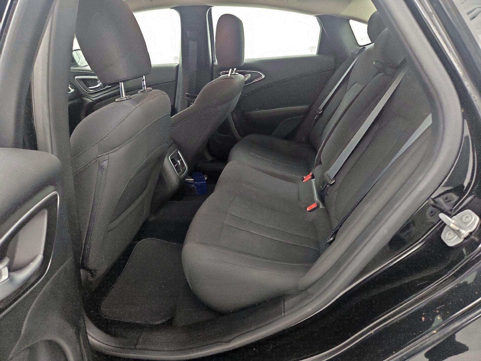 Thumbnail: 2015 Chrysler 200 - 19