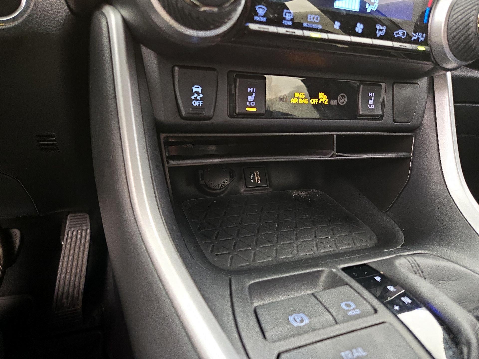 Thumbnail: 2024 Toyota RAV4 - 19