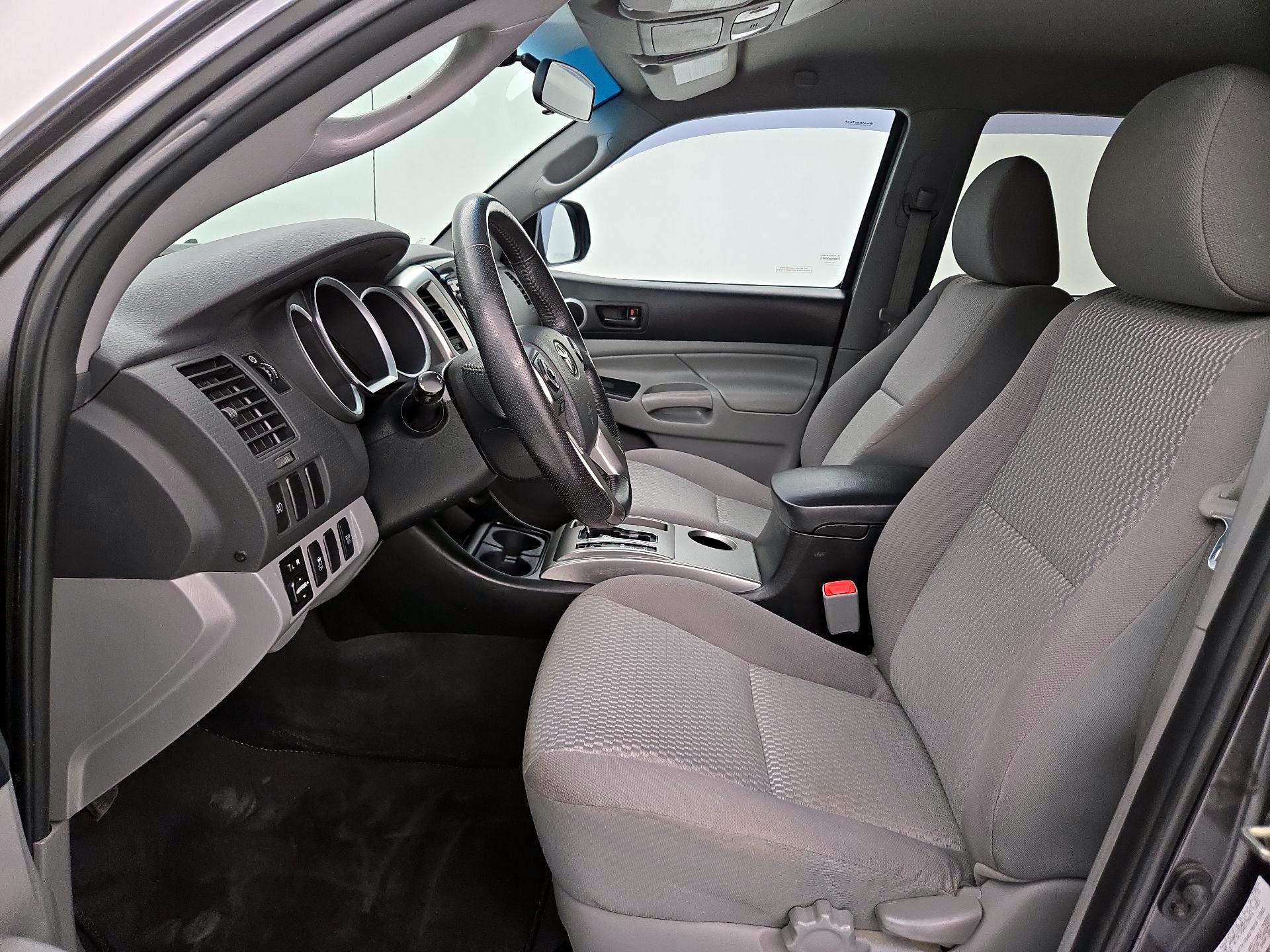 Thumbnail: 2015 Toyota Tacoma - 11