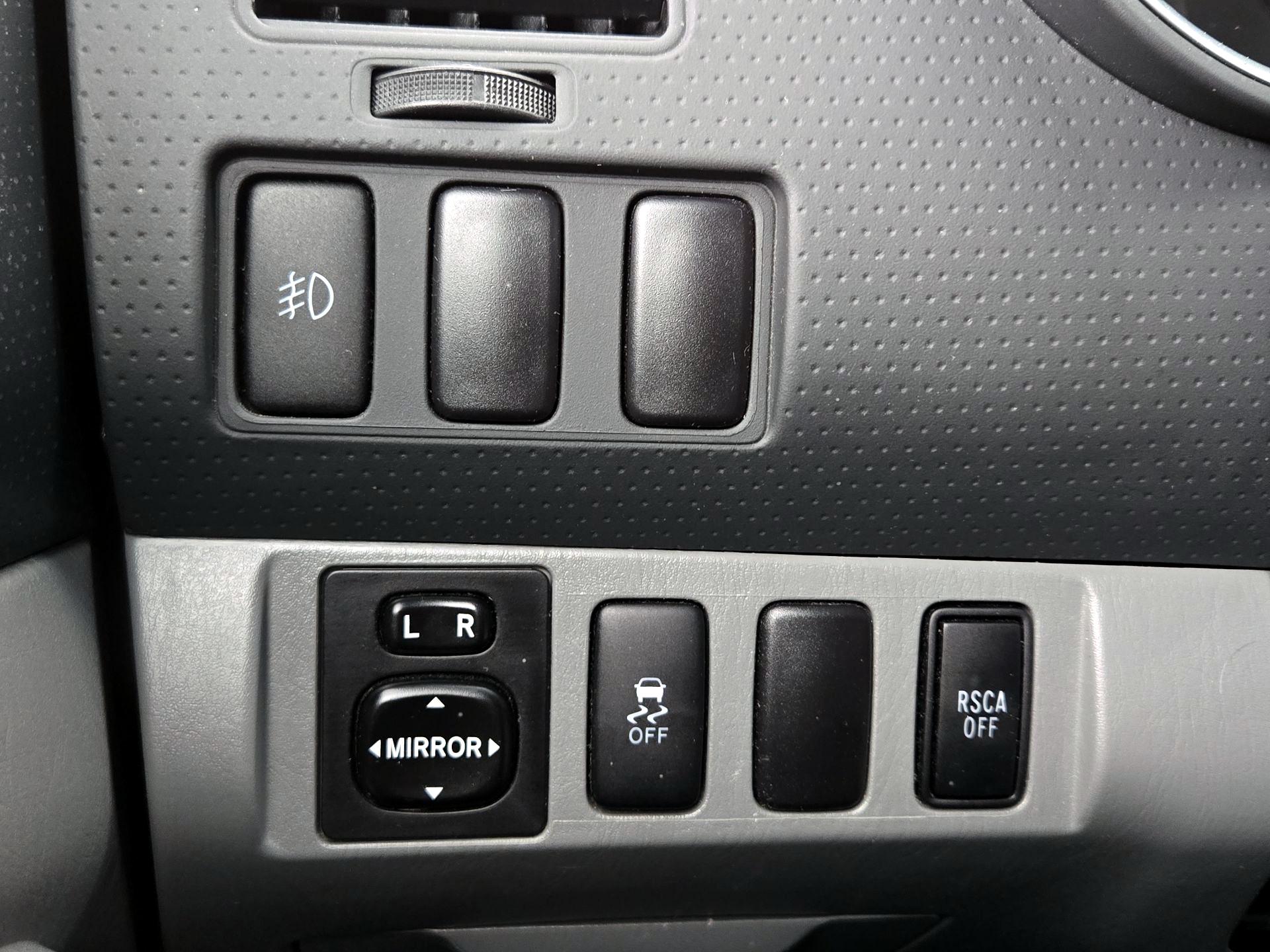 Thumbnail: 2015 Toyota Tacoma - 13