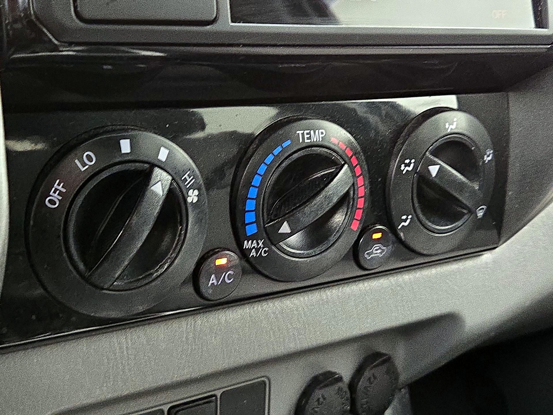 Thumbnail: 2015 Toyota Tacoma - 16