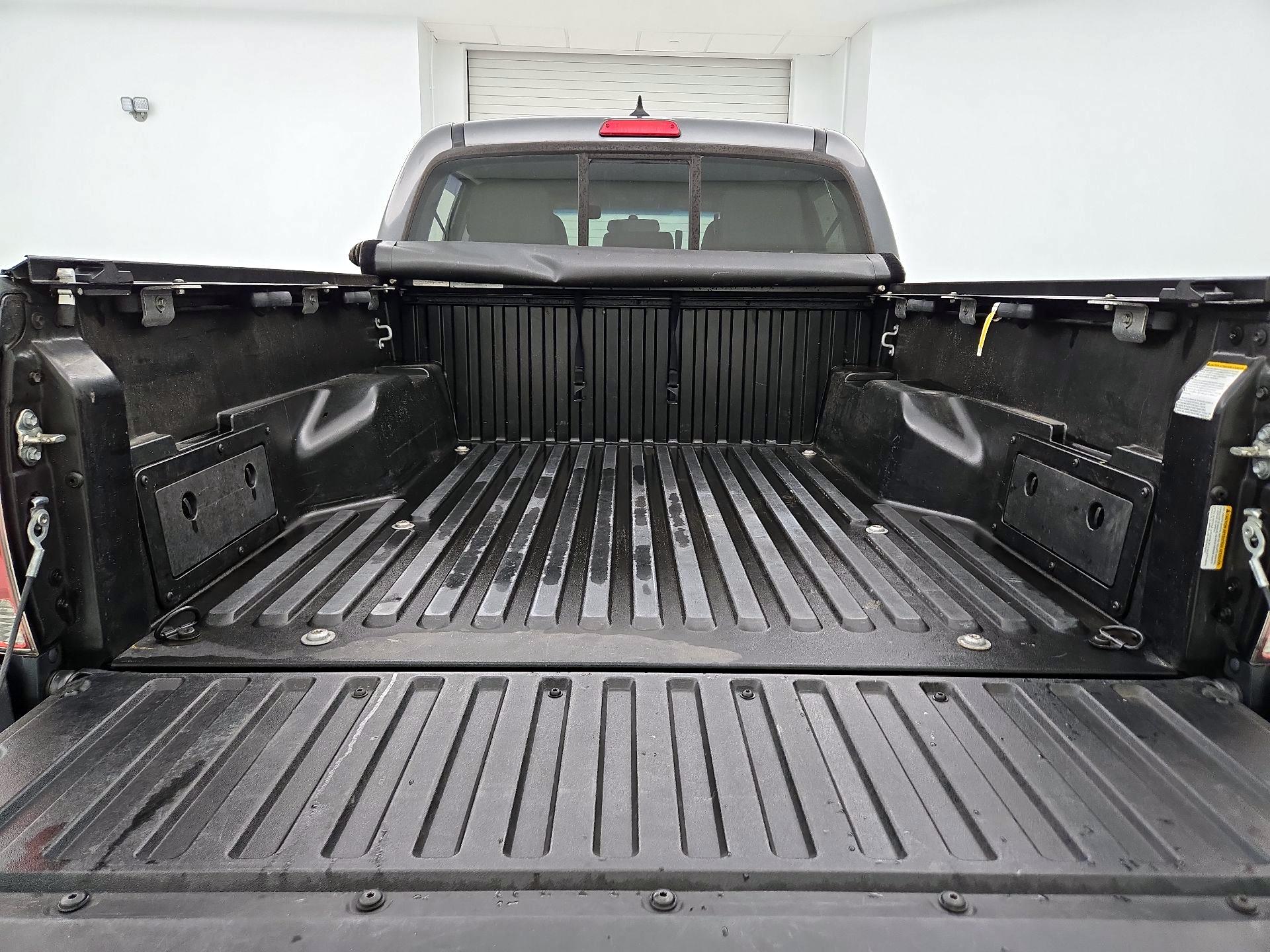 Thumbnail: 2015 Toyota Tacoma - 20