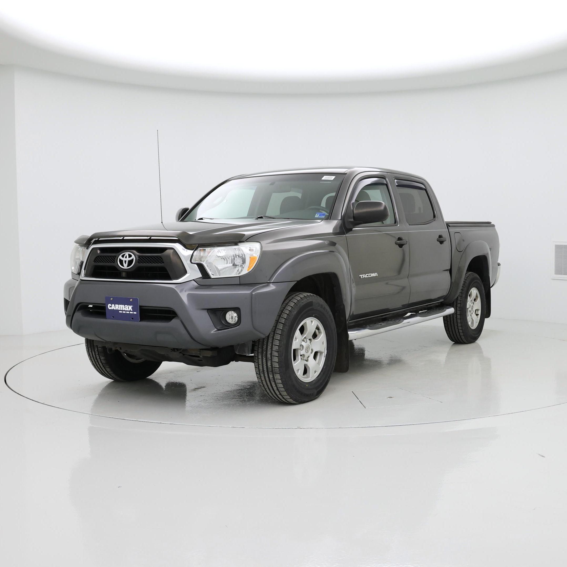 Thumbnail: 2015 Toyota Tacoma - 4