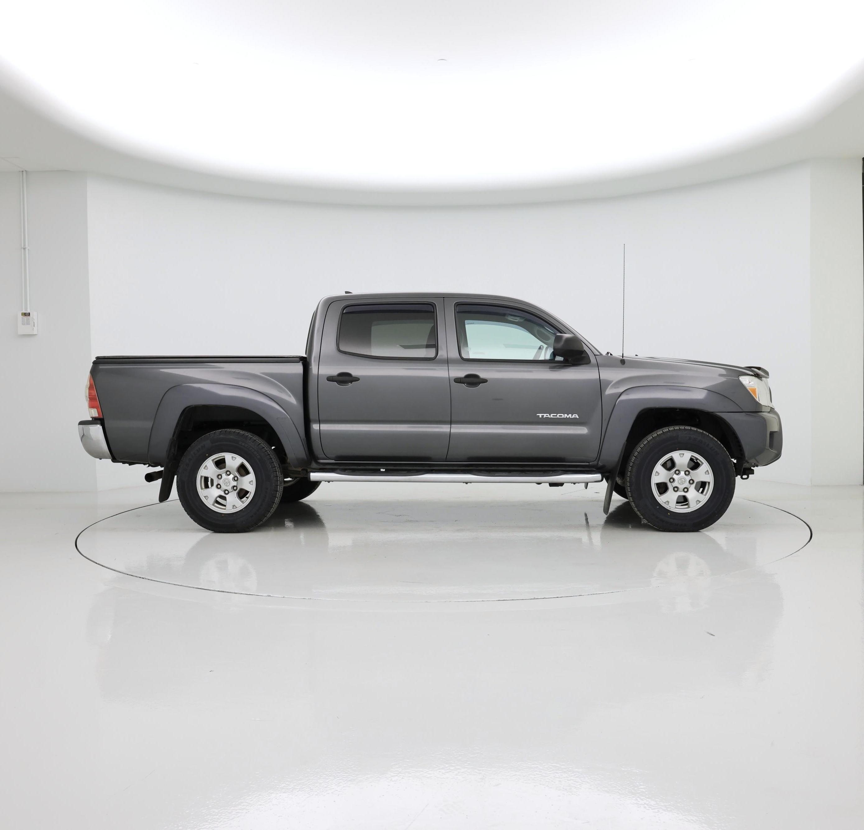 Thumbnail: 2015 Toyota Tacoma - 7