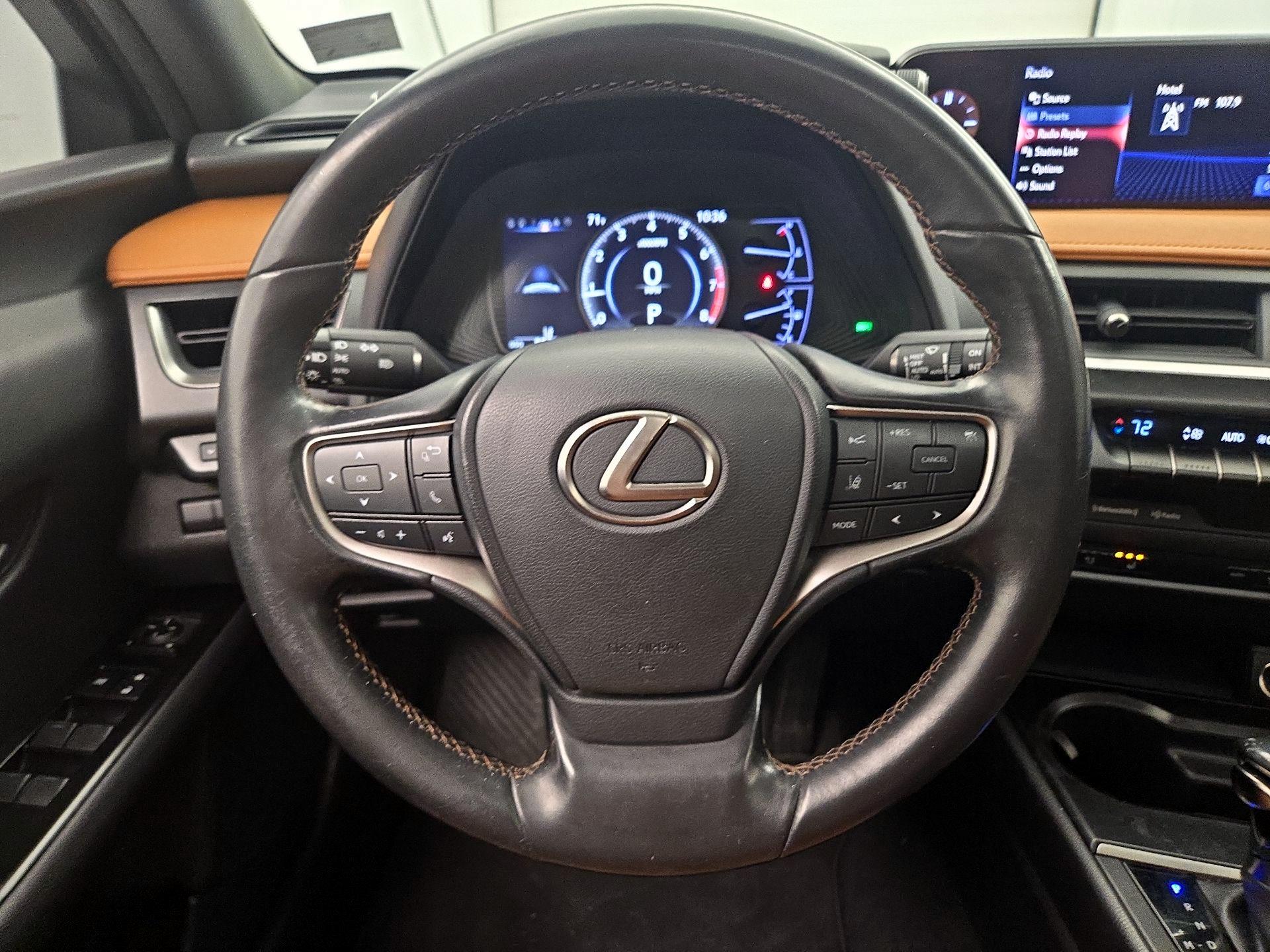 Thumbnail: 2019 Lexus UX - 10