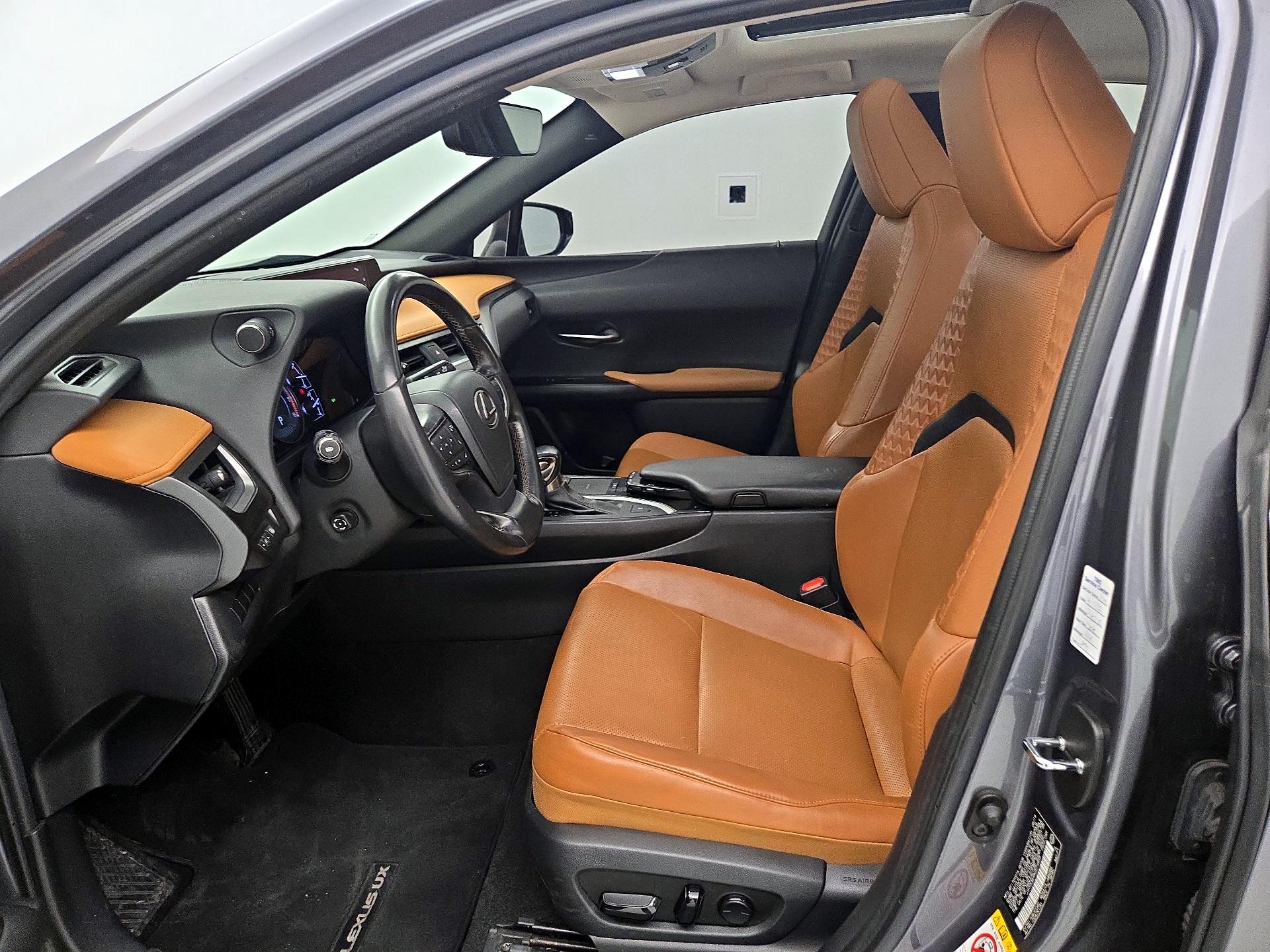 Thumbnail: 2019 Lexus UX - 11