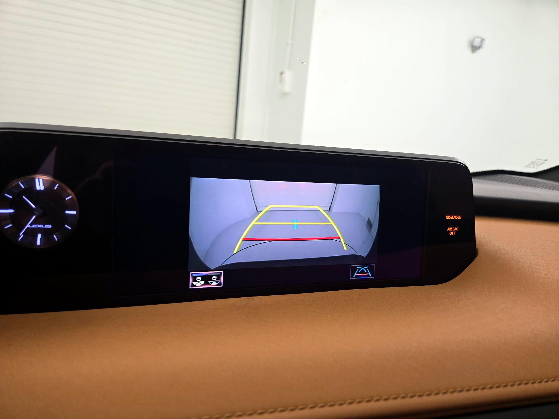 Thumbnail: 2019 Lexus UX - 15