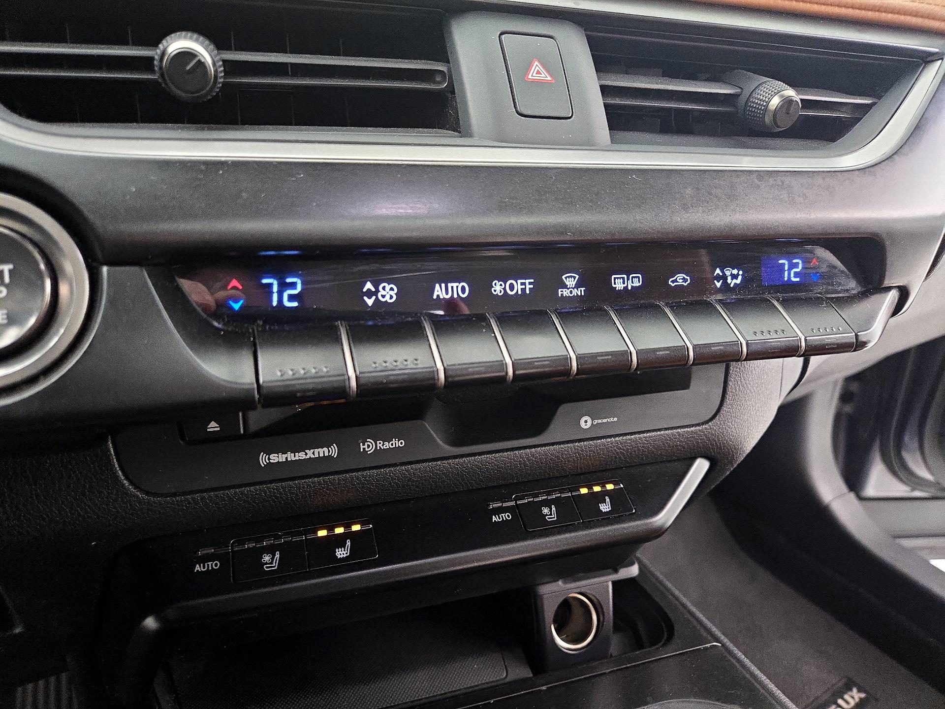 Thumbnail: 2019 Lexus UX - 17