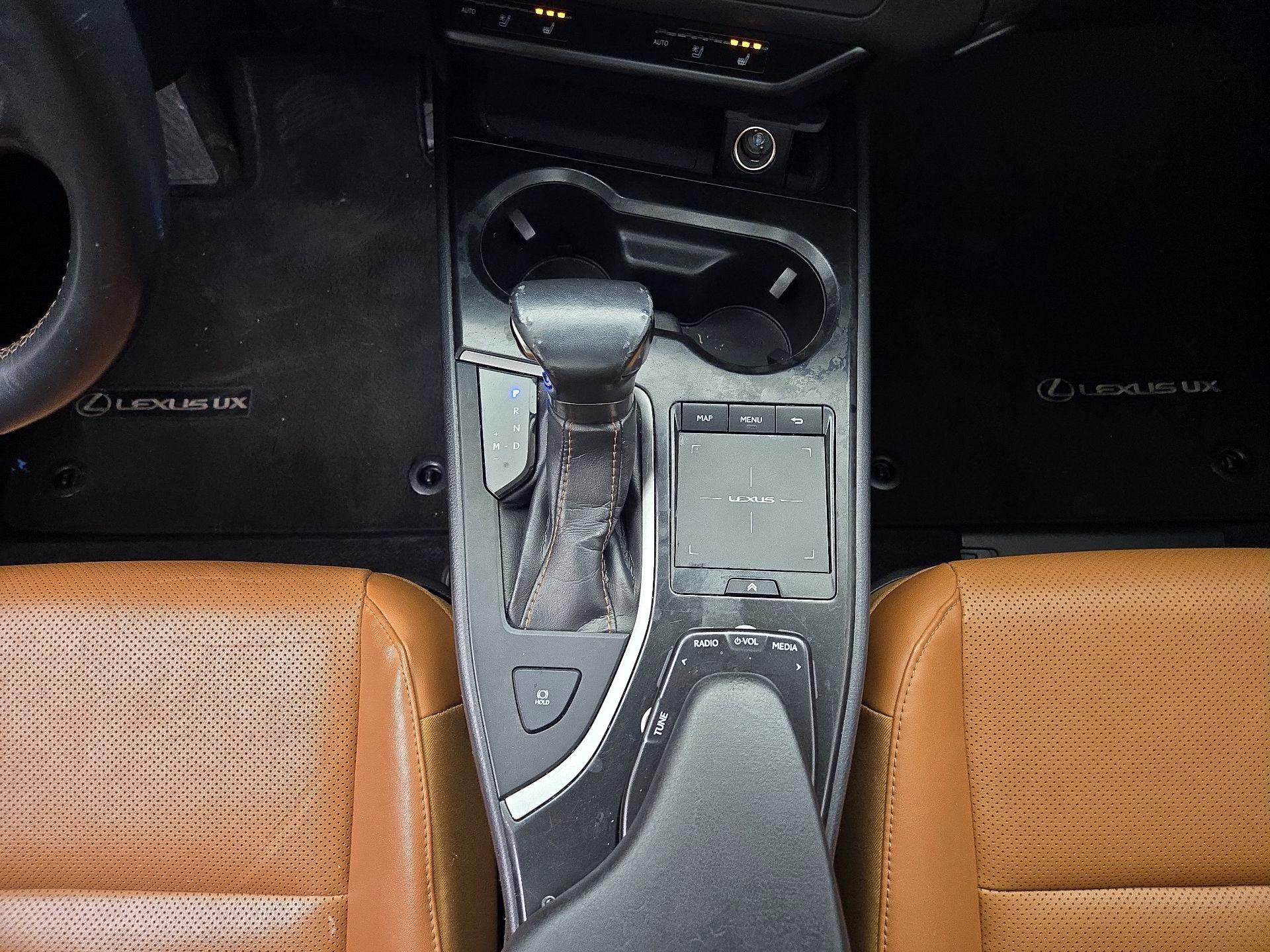 Thumbnail: 2019 Lexus UX - 18