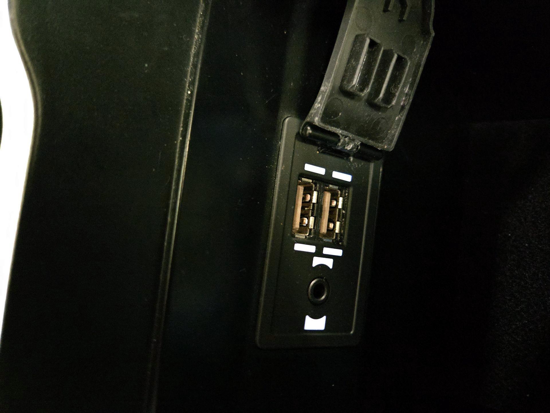 Thumbnail: 2019 Lexus UX - 19